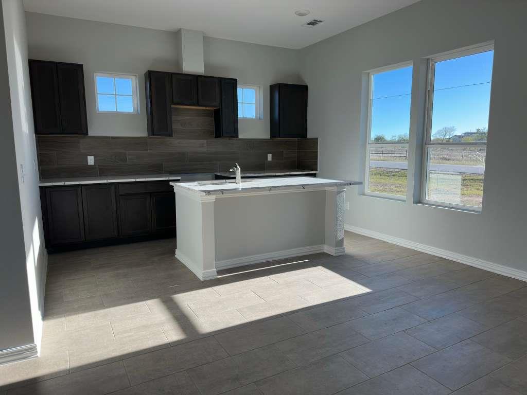 242 Bianca Cir, Del Valle, TX 78617