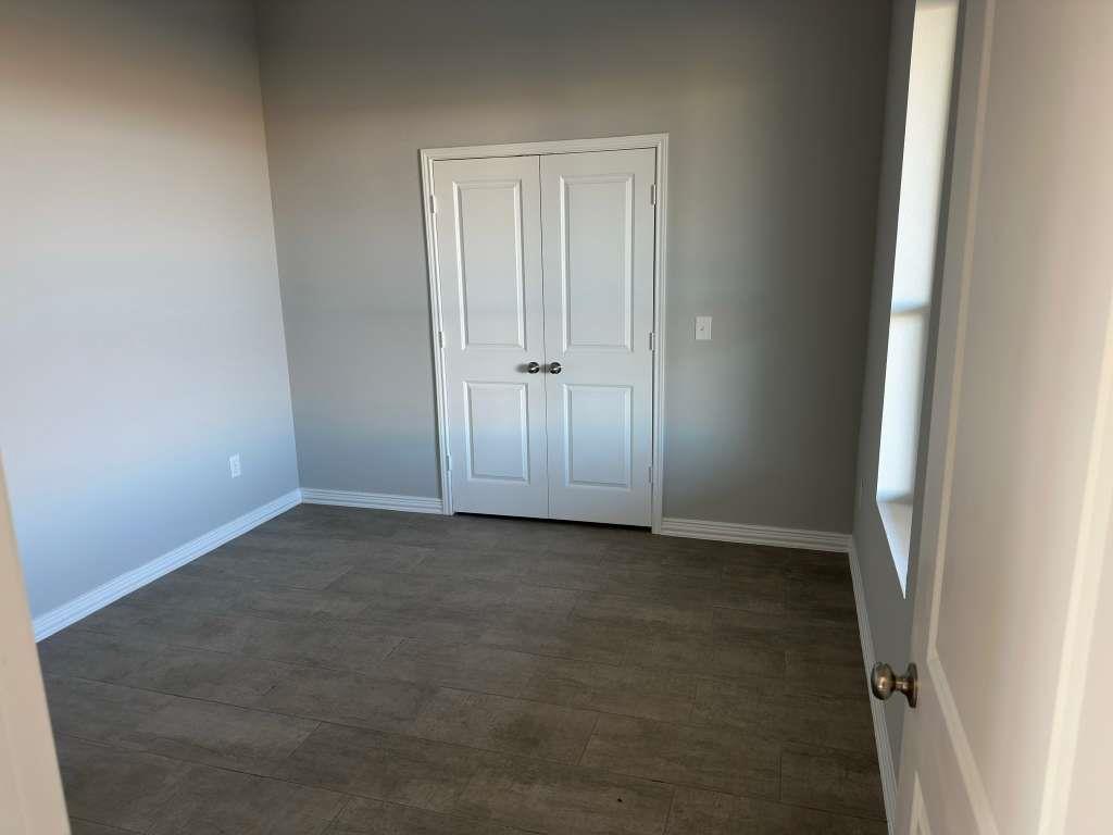 242 Bianca Cir, Del Valle, TX 78617