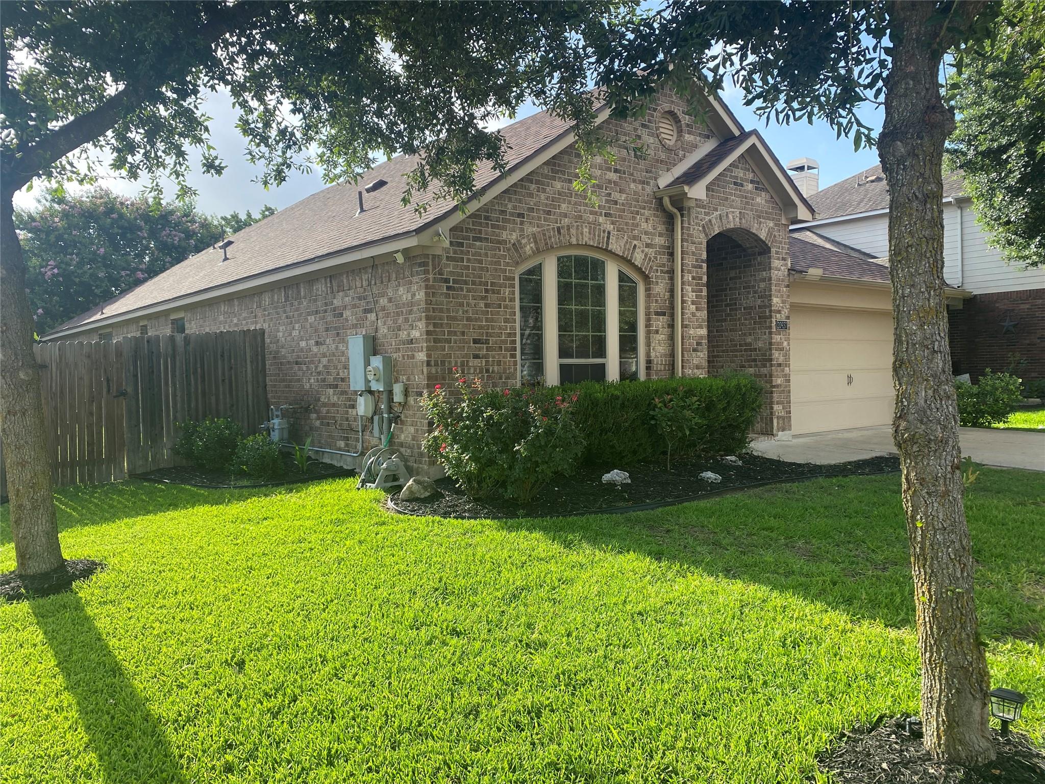 20937 Prestwick Dr, Hutto, TX 78634