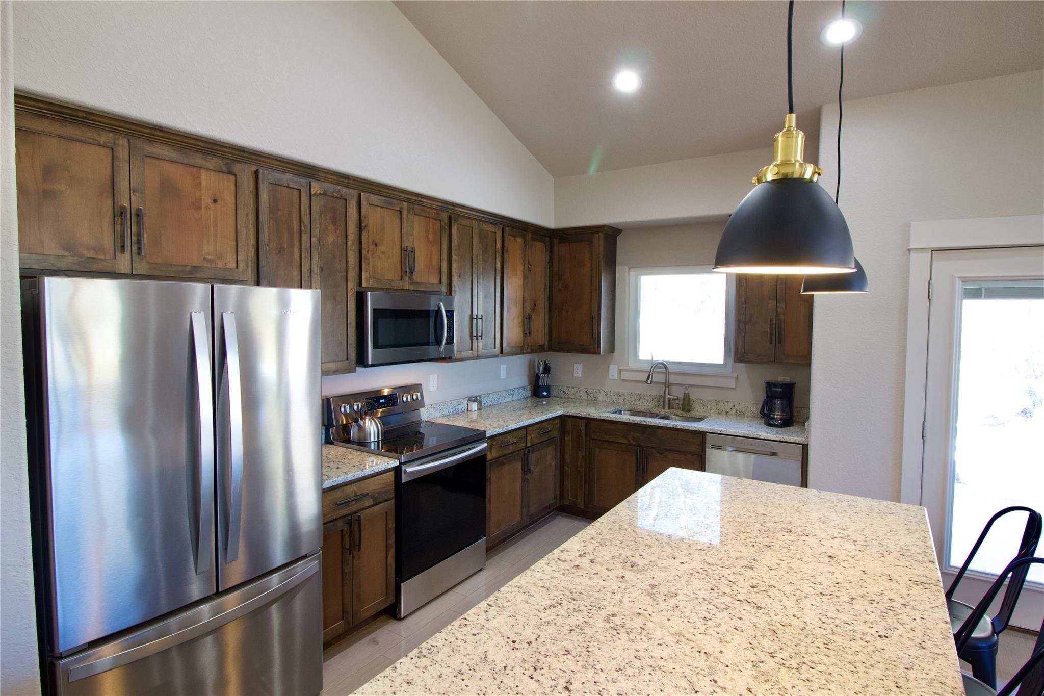1240 Canyon Shrs, Canyon Lake, TX 78133