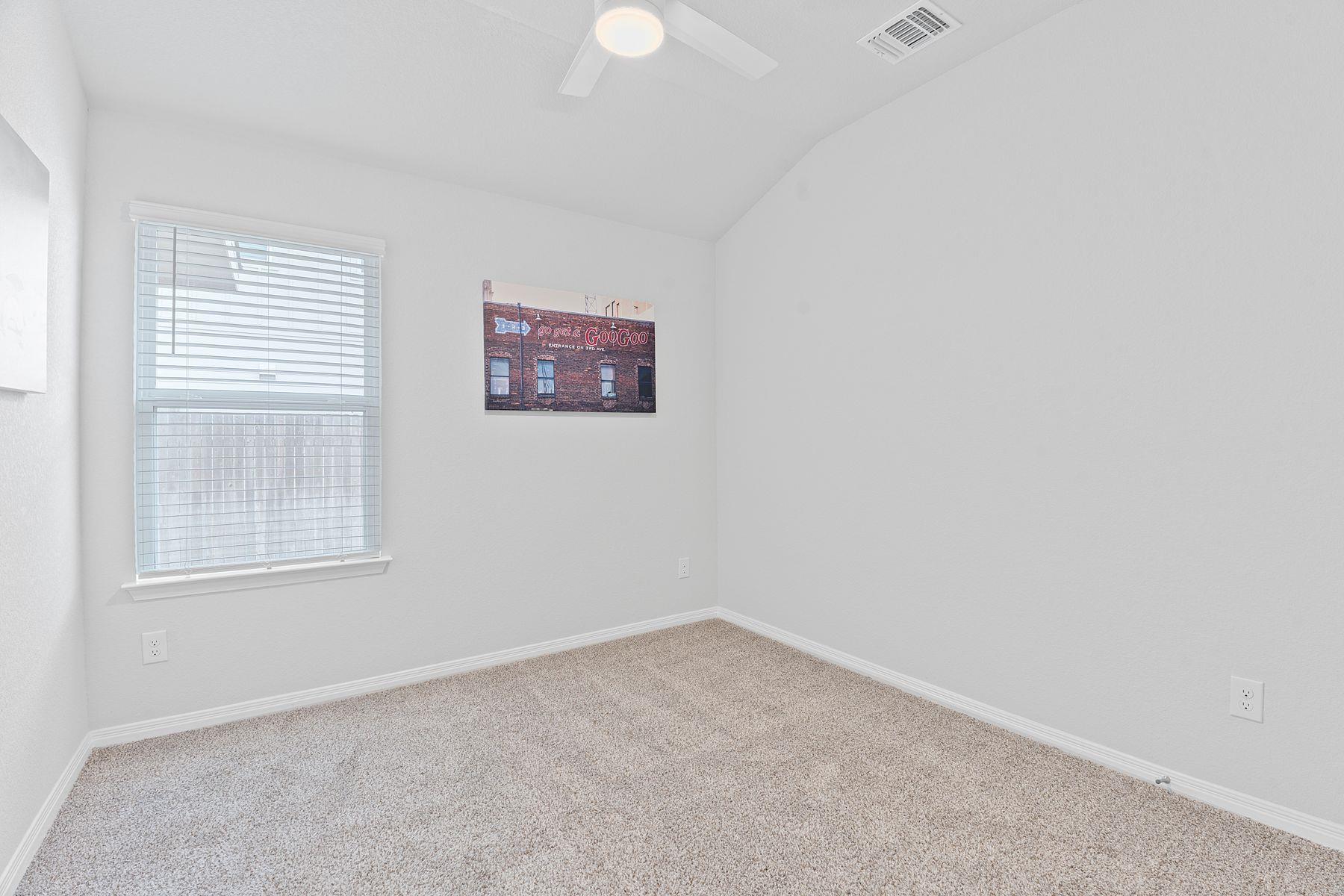 102 Contrada Grace Ln, Hutto, TX 78634