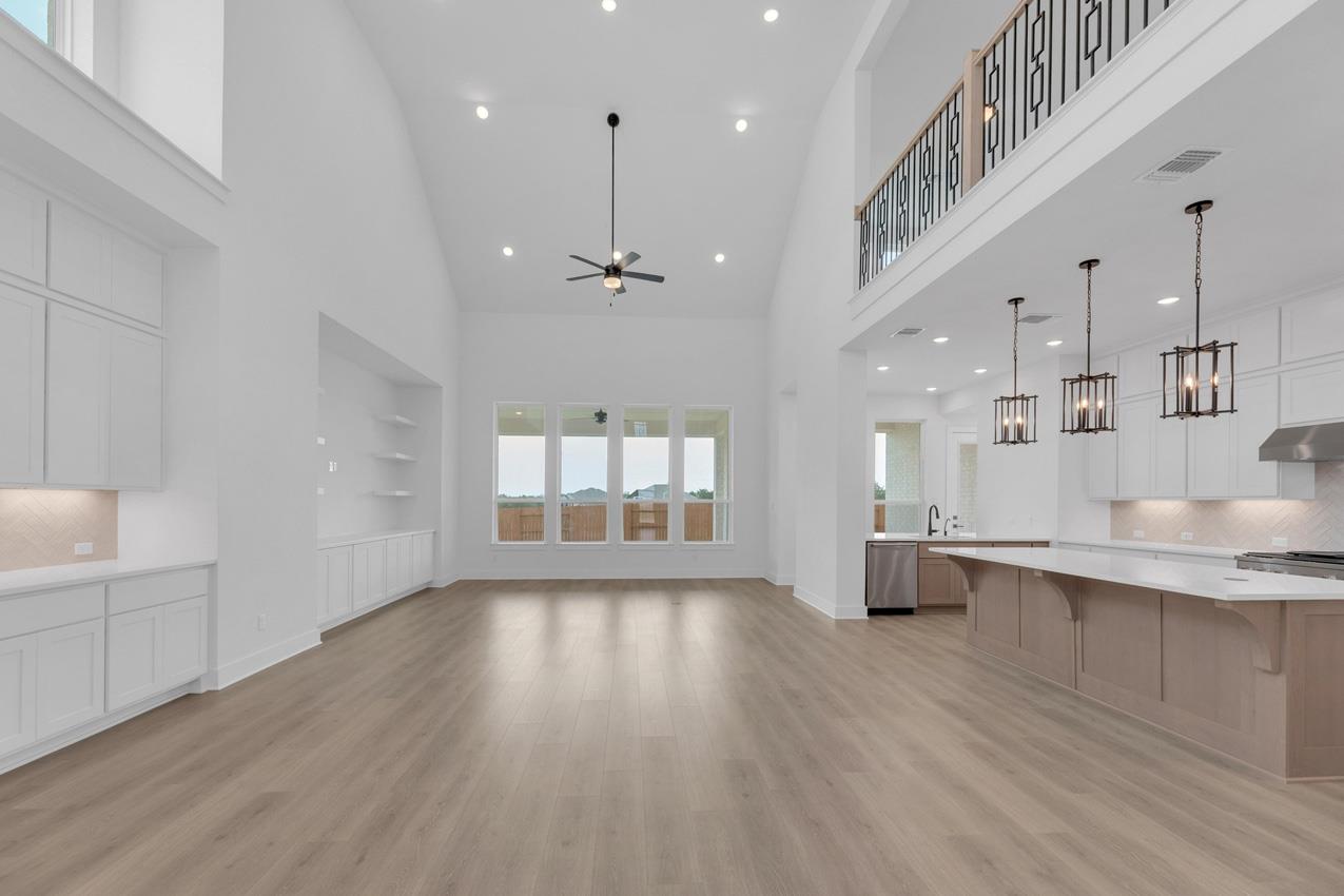 716 South Hemingway Loop, Liberty Hill, TX 78642