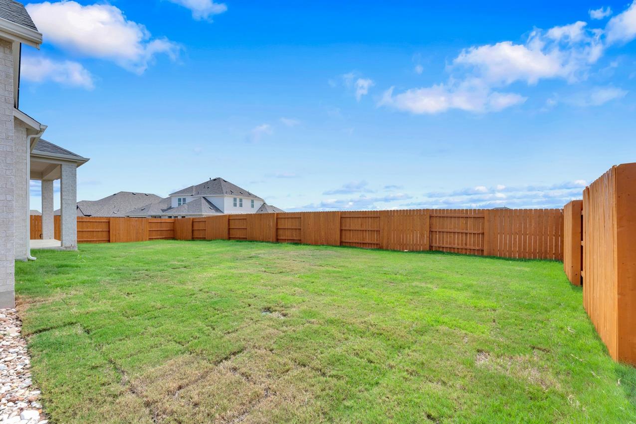 716 South Hemingway Loop, Liberty Hill, TX 78642