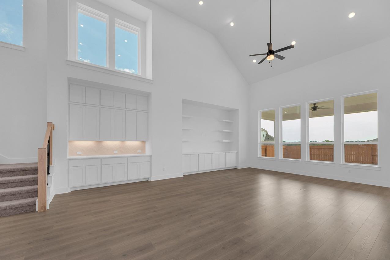 716 South Hemingway Loop, Liberty Hill, TX 78642