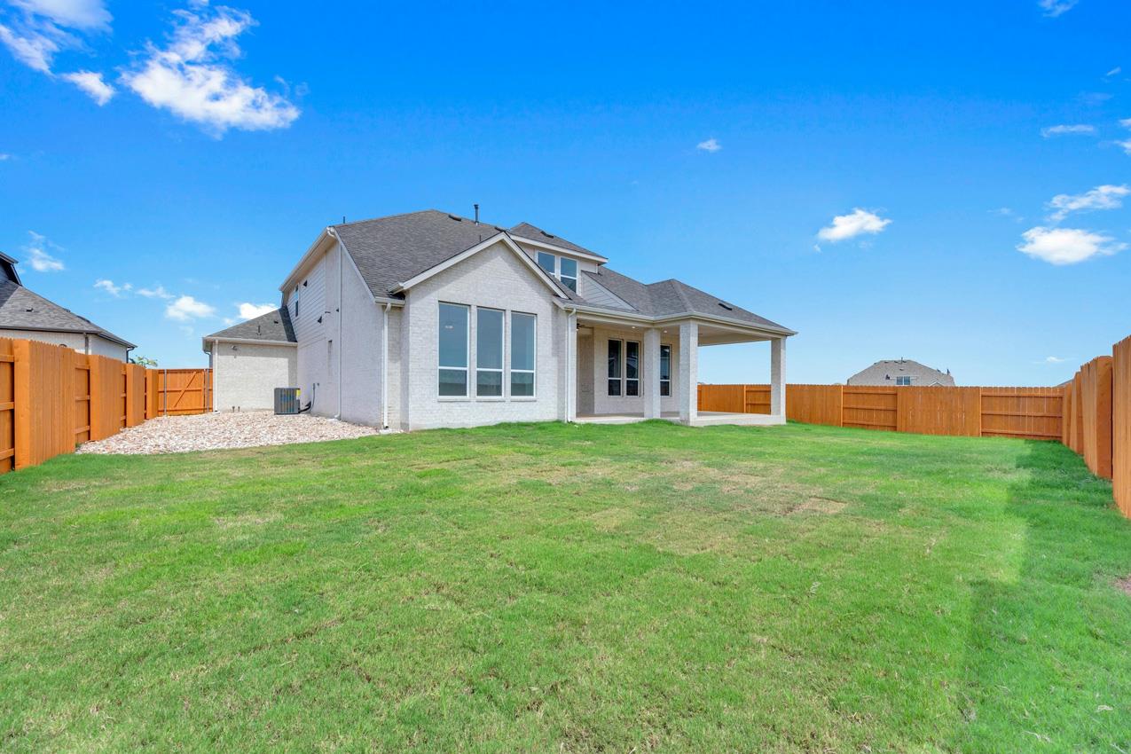 716 South Hemingway Loop, Liberty Hill, TX 78642