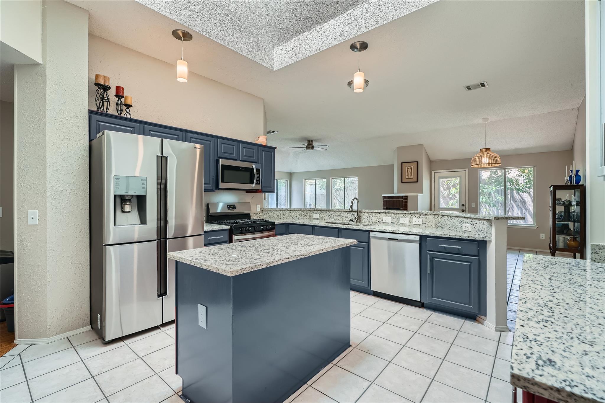 7706 Vail Valley Dr, Austin, TX 78749