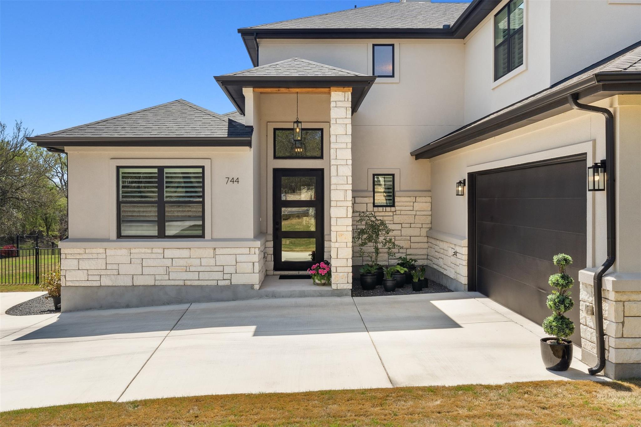 744 Buffalo Trl, Liberty Hill, TX 78642