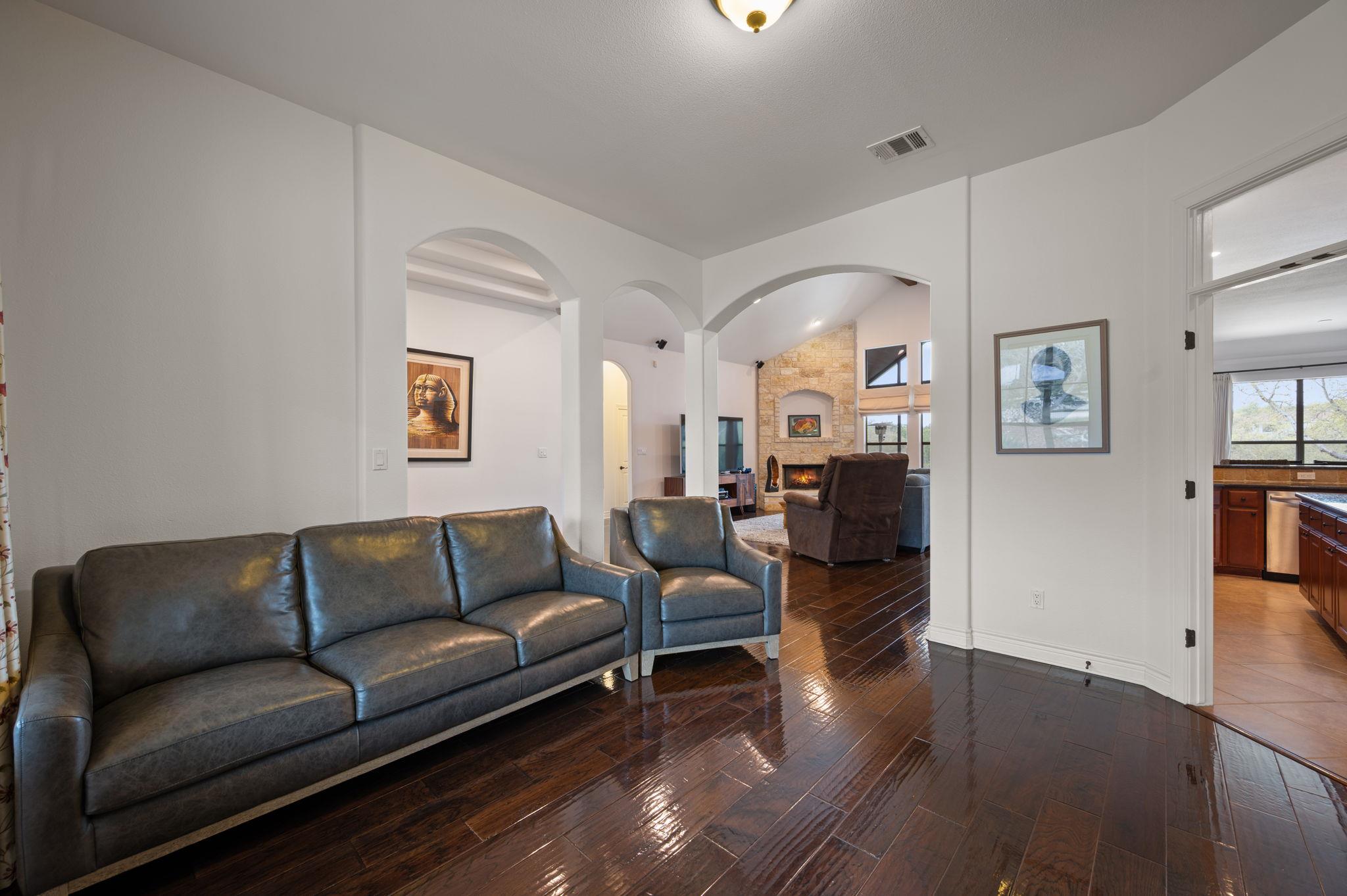 302 High Plains Dr, Dripping Springs, TX 78620