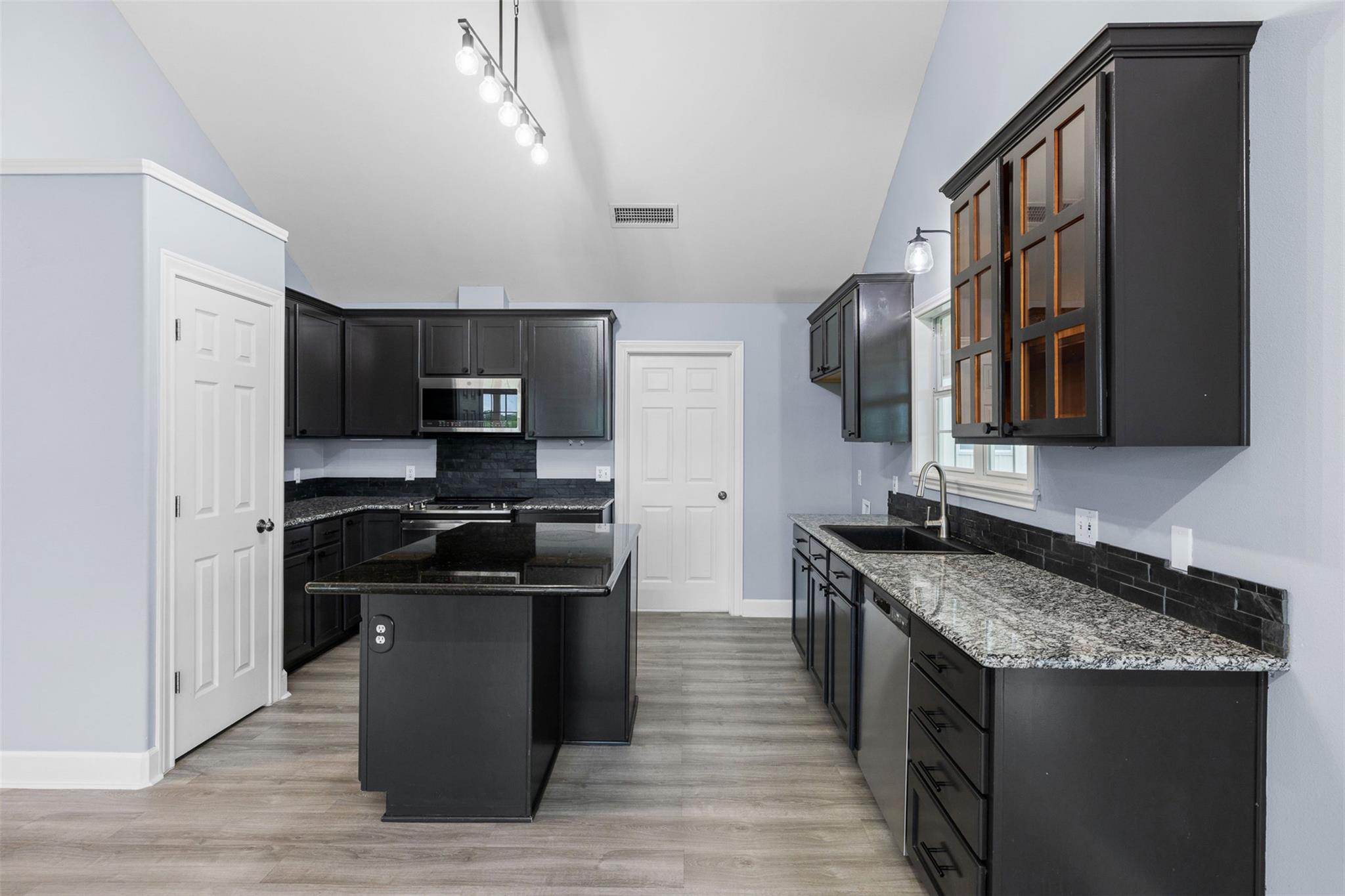 1234 County Road 135, Lincoln, TX 78948