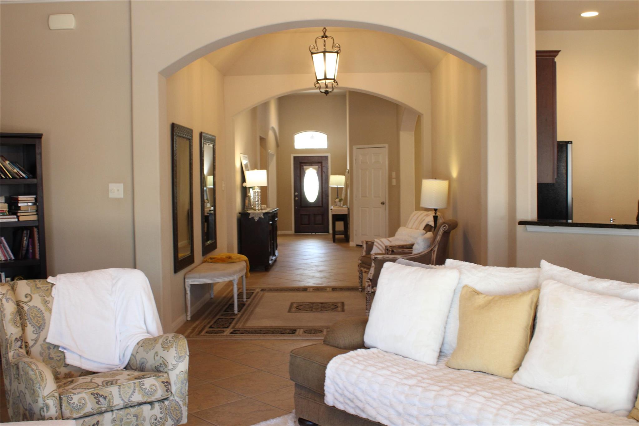 2718 Sun Mountain Dr, Leander, TX 78641