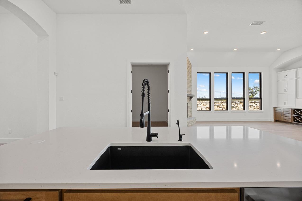 502 Irvine Cir, Liberty Hill, TX 78642