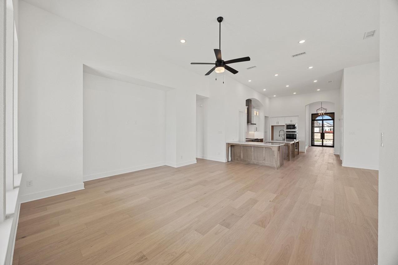 502 Irvine Cir, Liberty Hill, TX 78642