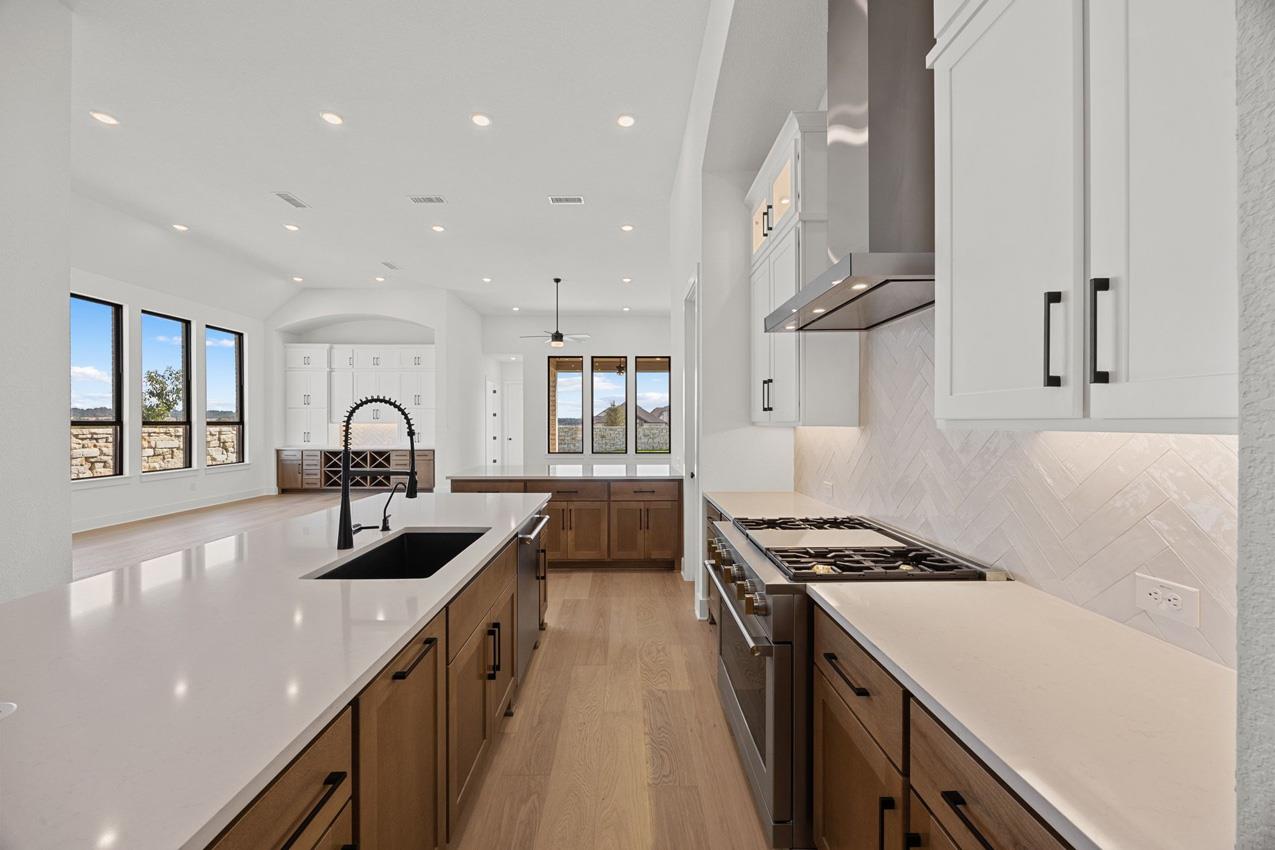 502 Irvine Cir, Liberty Hill, TX 78642