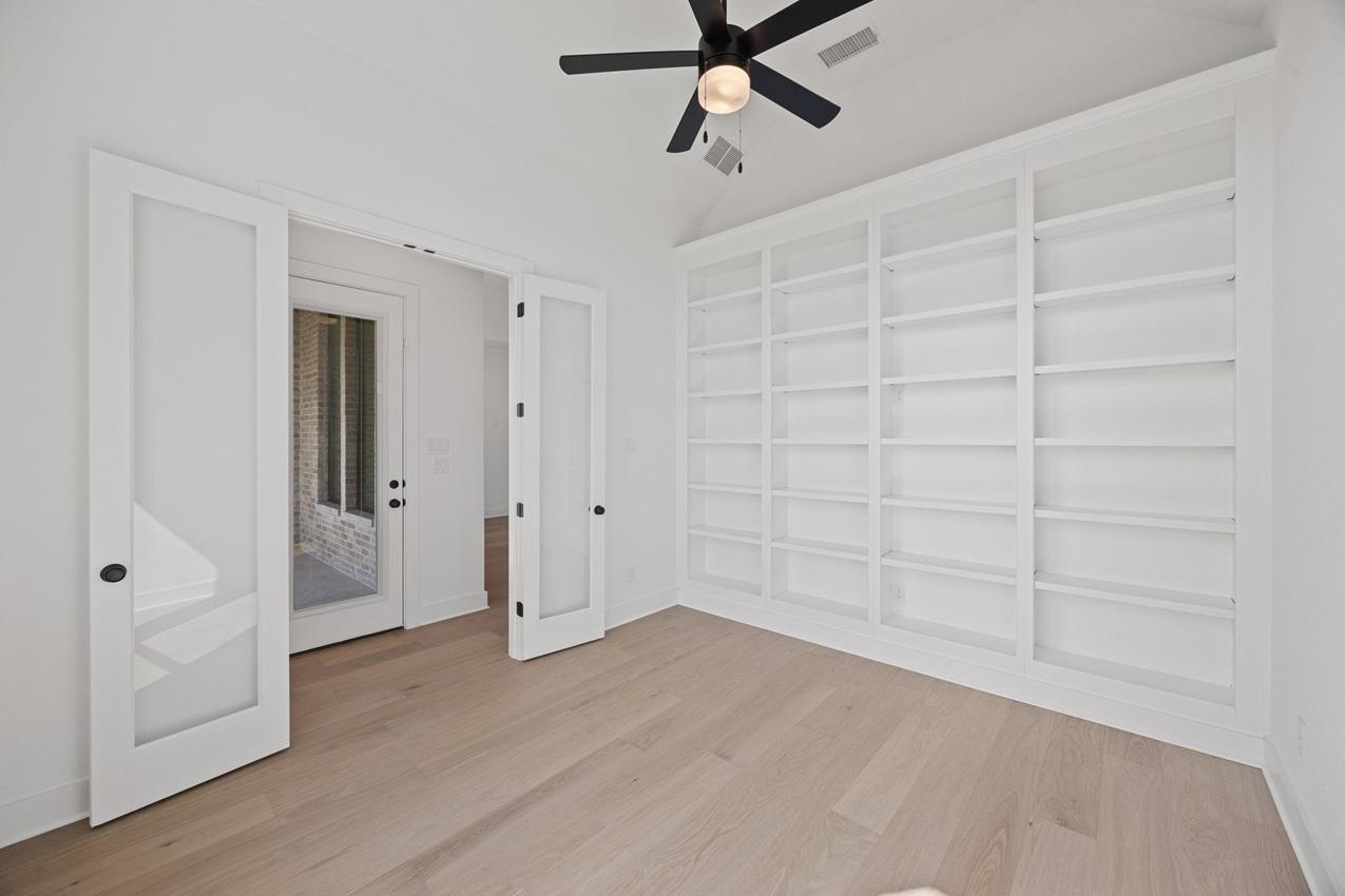 502 Irvine Cir, Liberty Hill, TX 78642