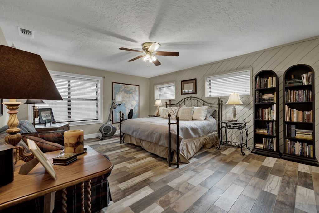 605 High Oaks Rd, Canyon Lake, TX 78133