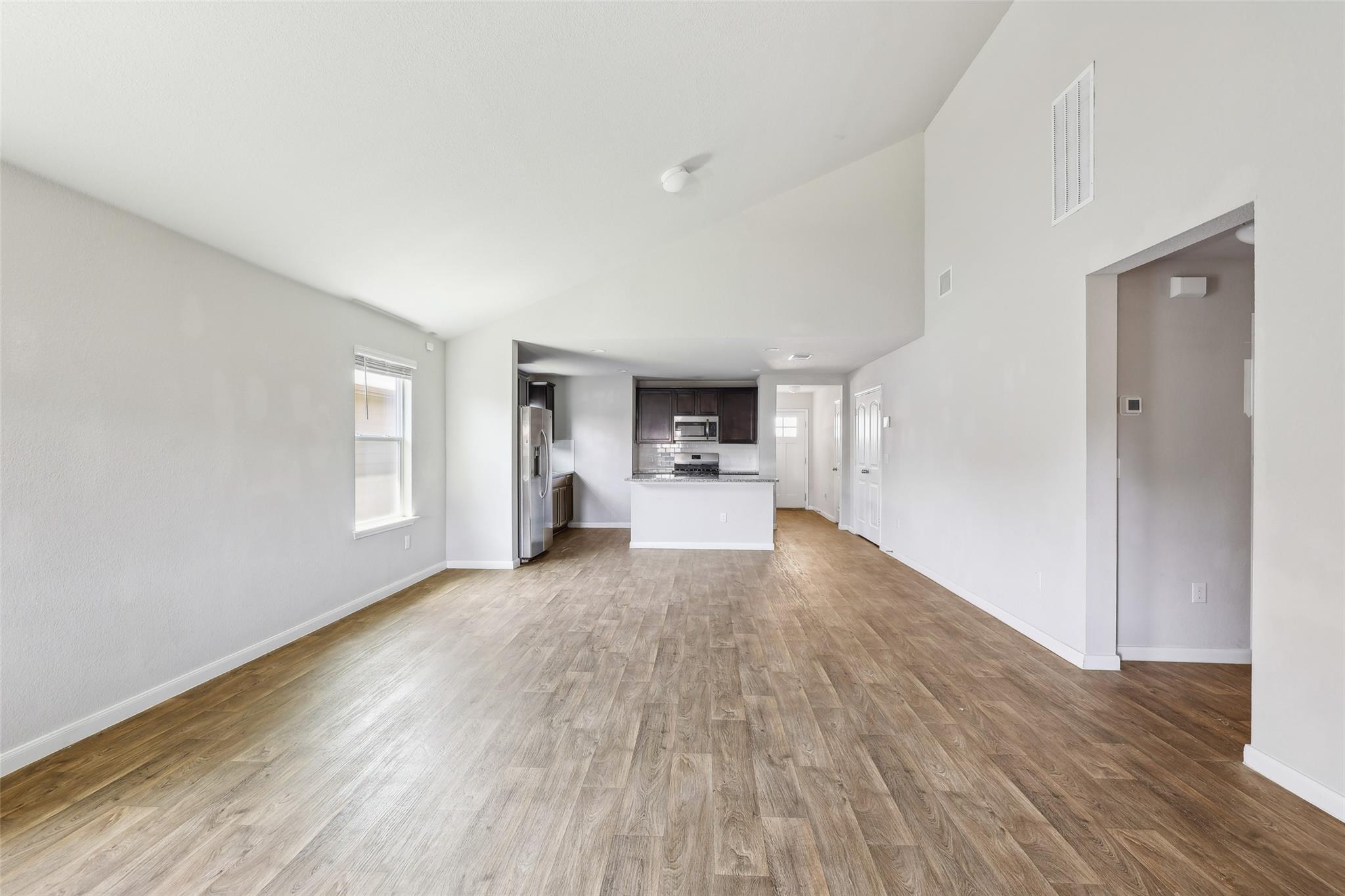 210 Seaholm Ln, Hutto, TX 78634