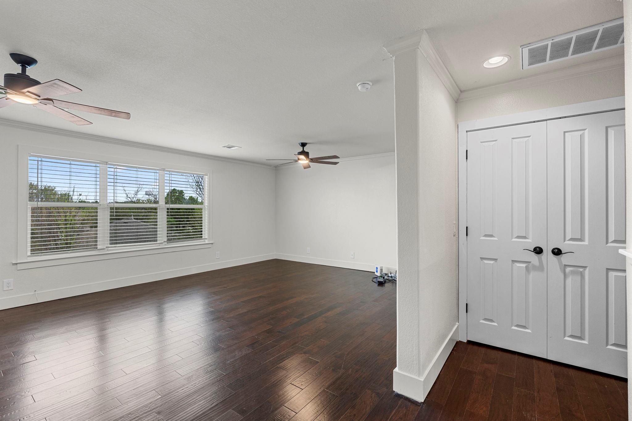 1290 Sweet Gum Dr, Kyle, TX 78640