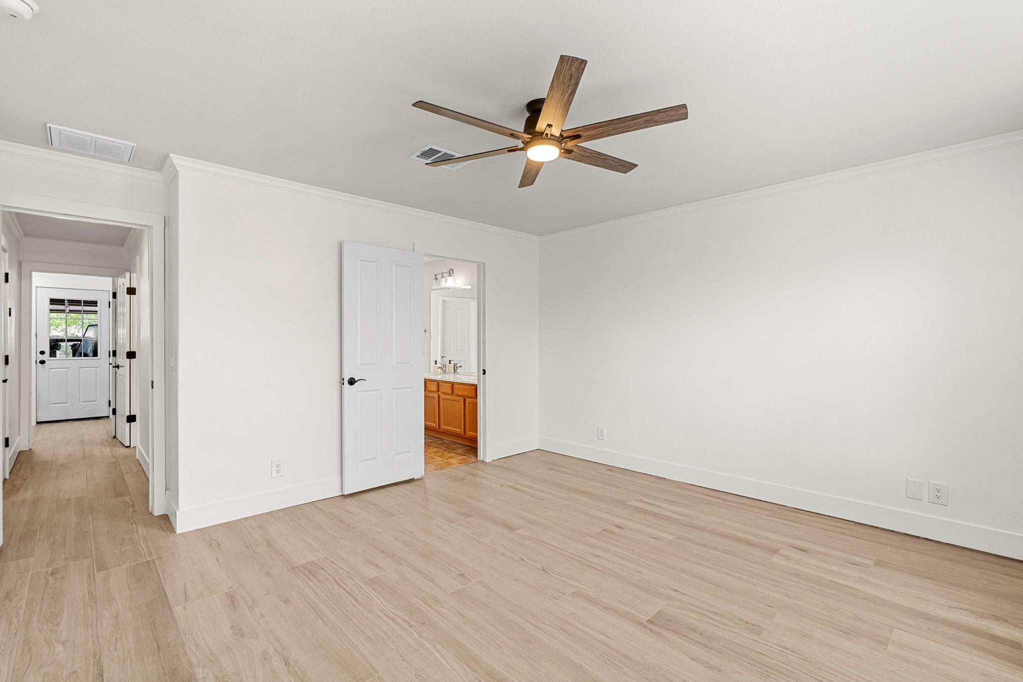 1290 Sweet Gum Dr, Kyle, TX 78640