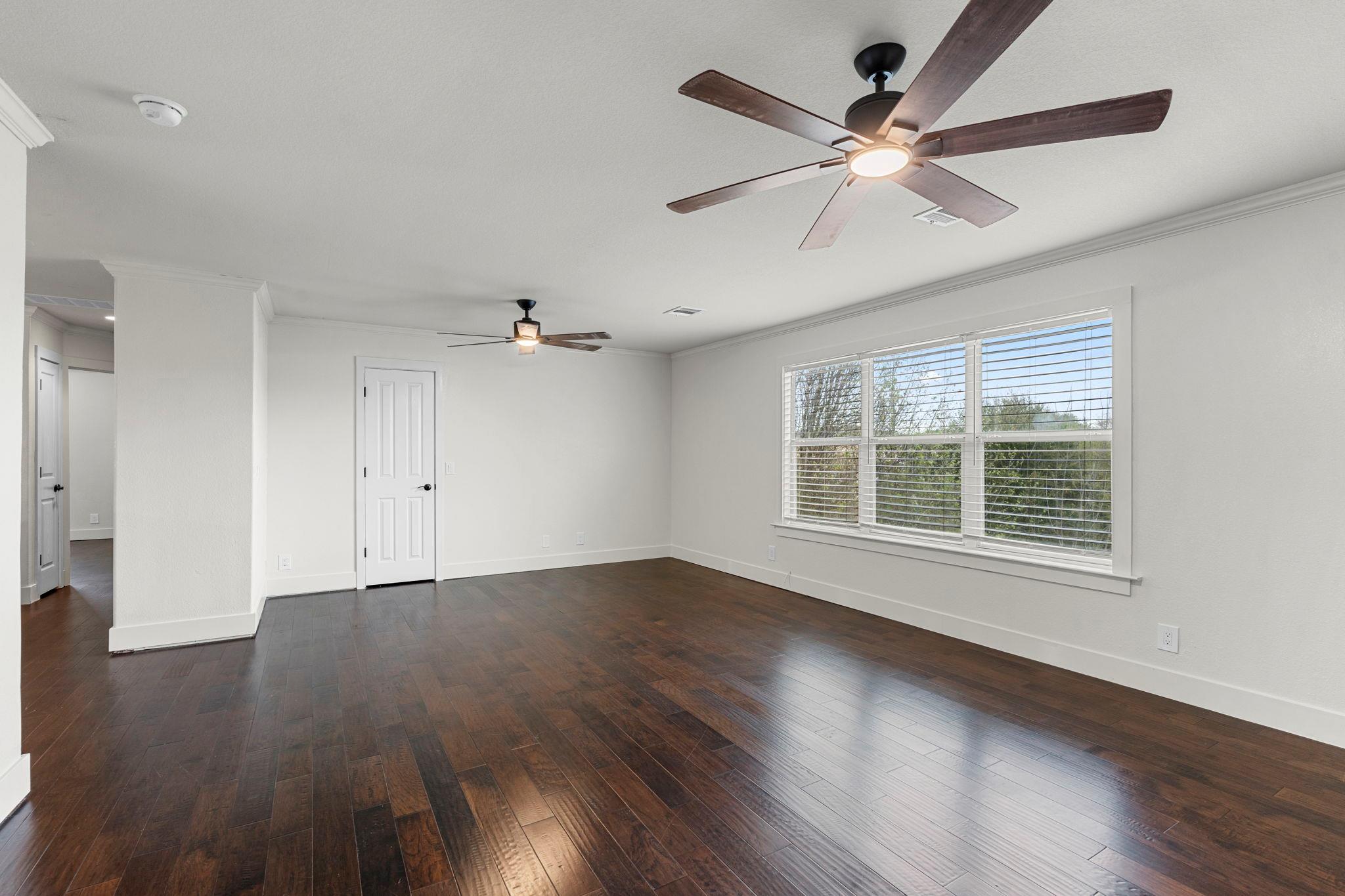 1290 Sweet Gum Dr, Kyle, TX 78640