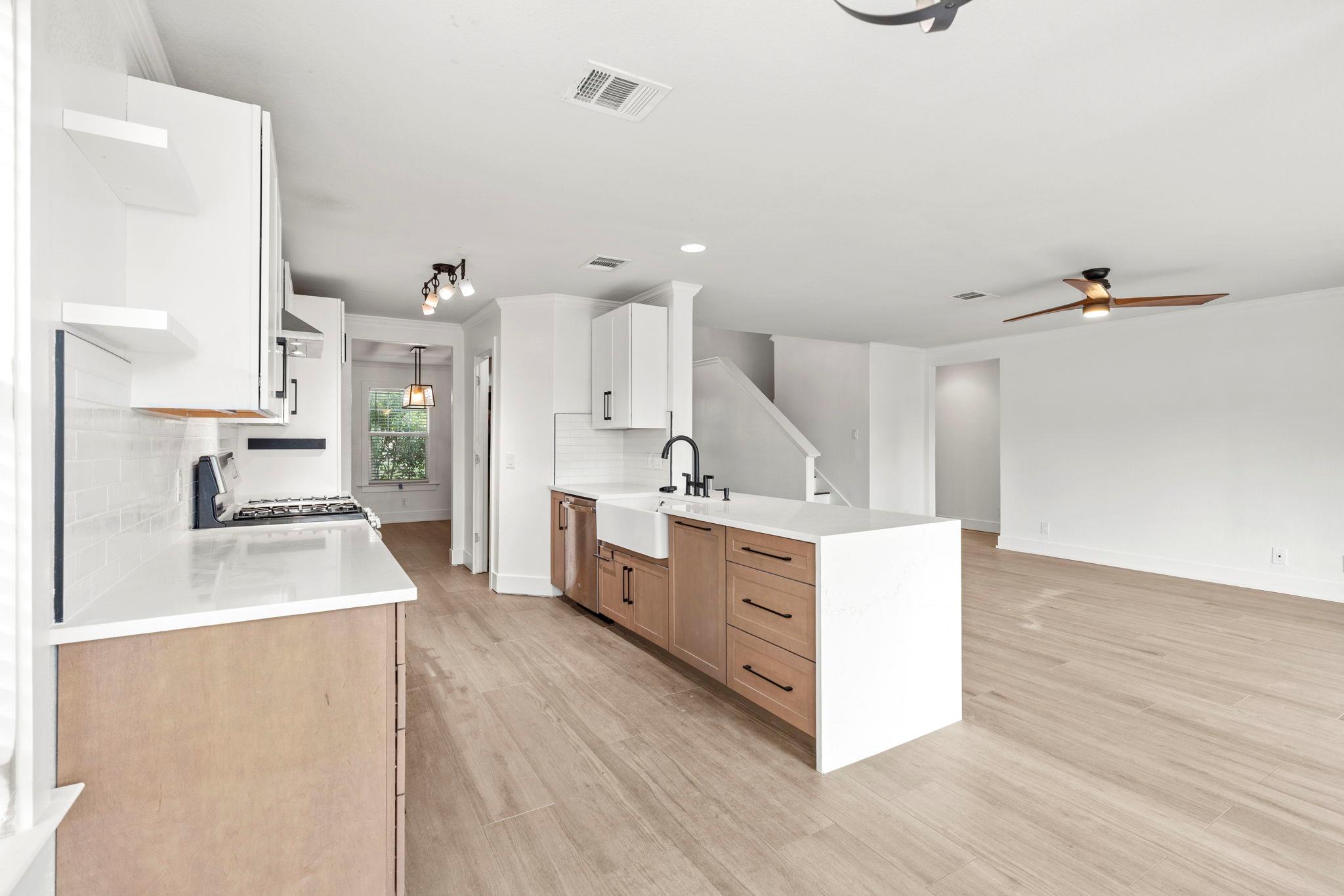 1290 Sweet Gum Dr, Kyle, TX 78640