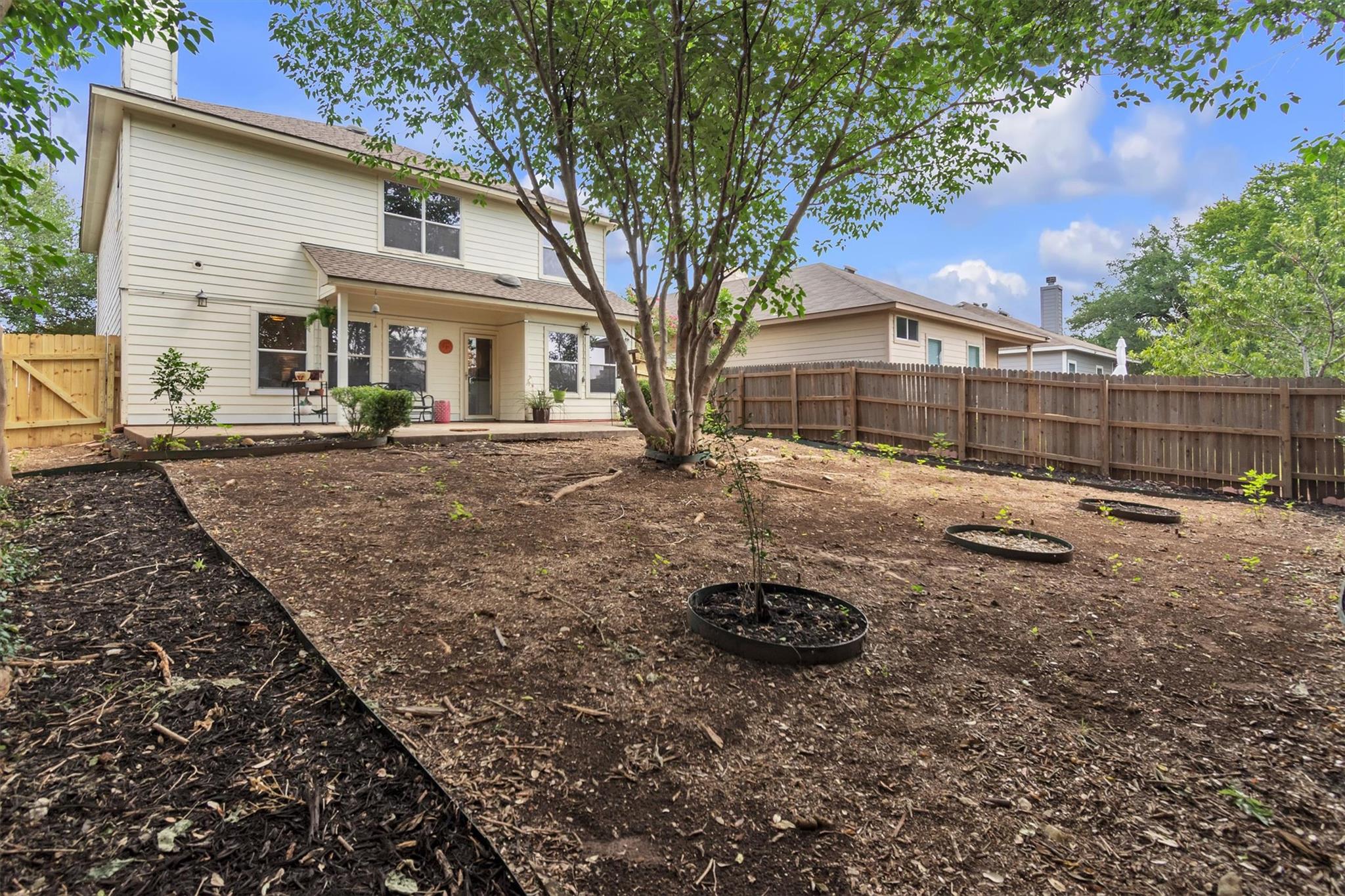 2101 Charlotte Estates Dr, Austin, TX 78744