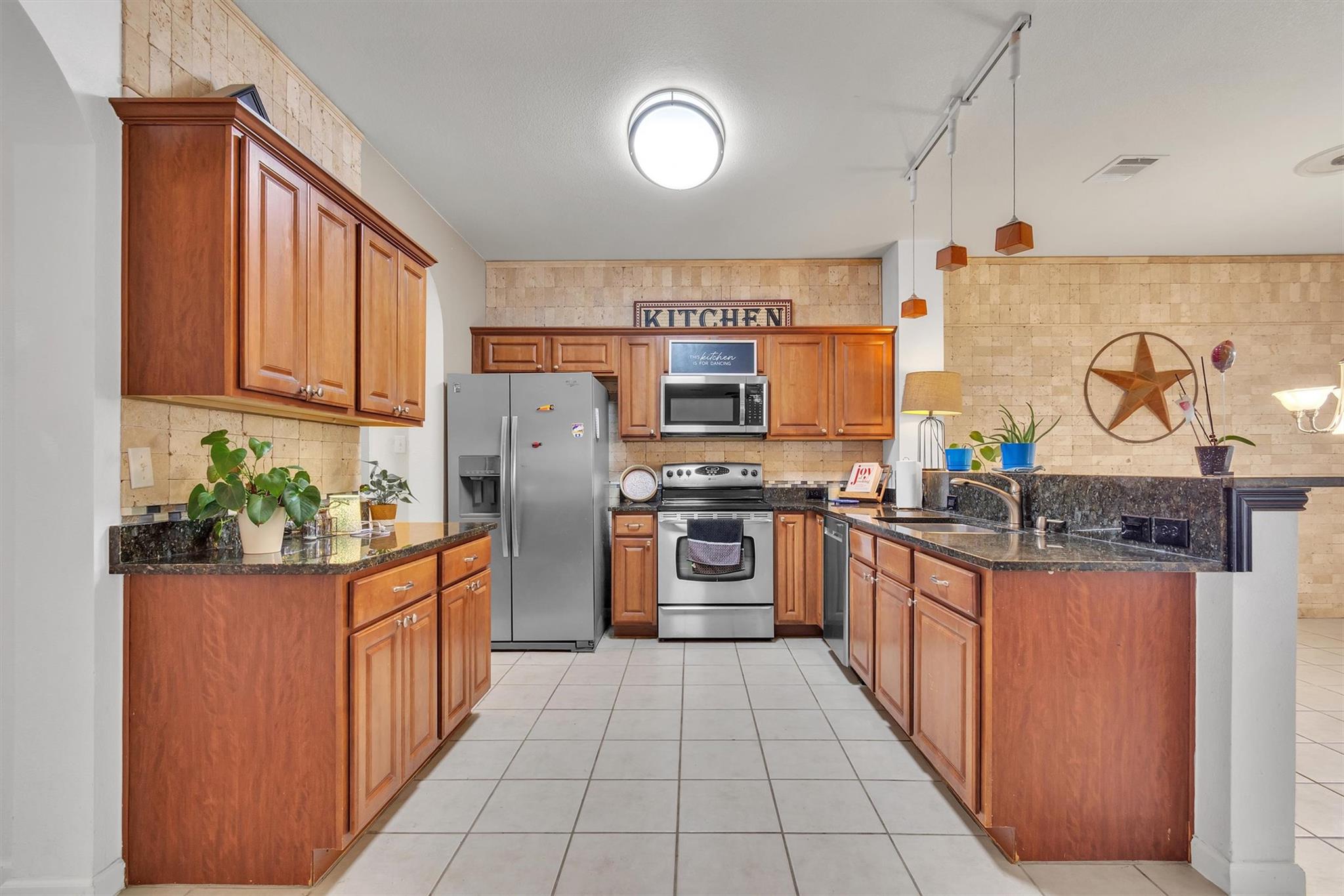 2101 Charlotte Estates Dr, Austin, TX 78744