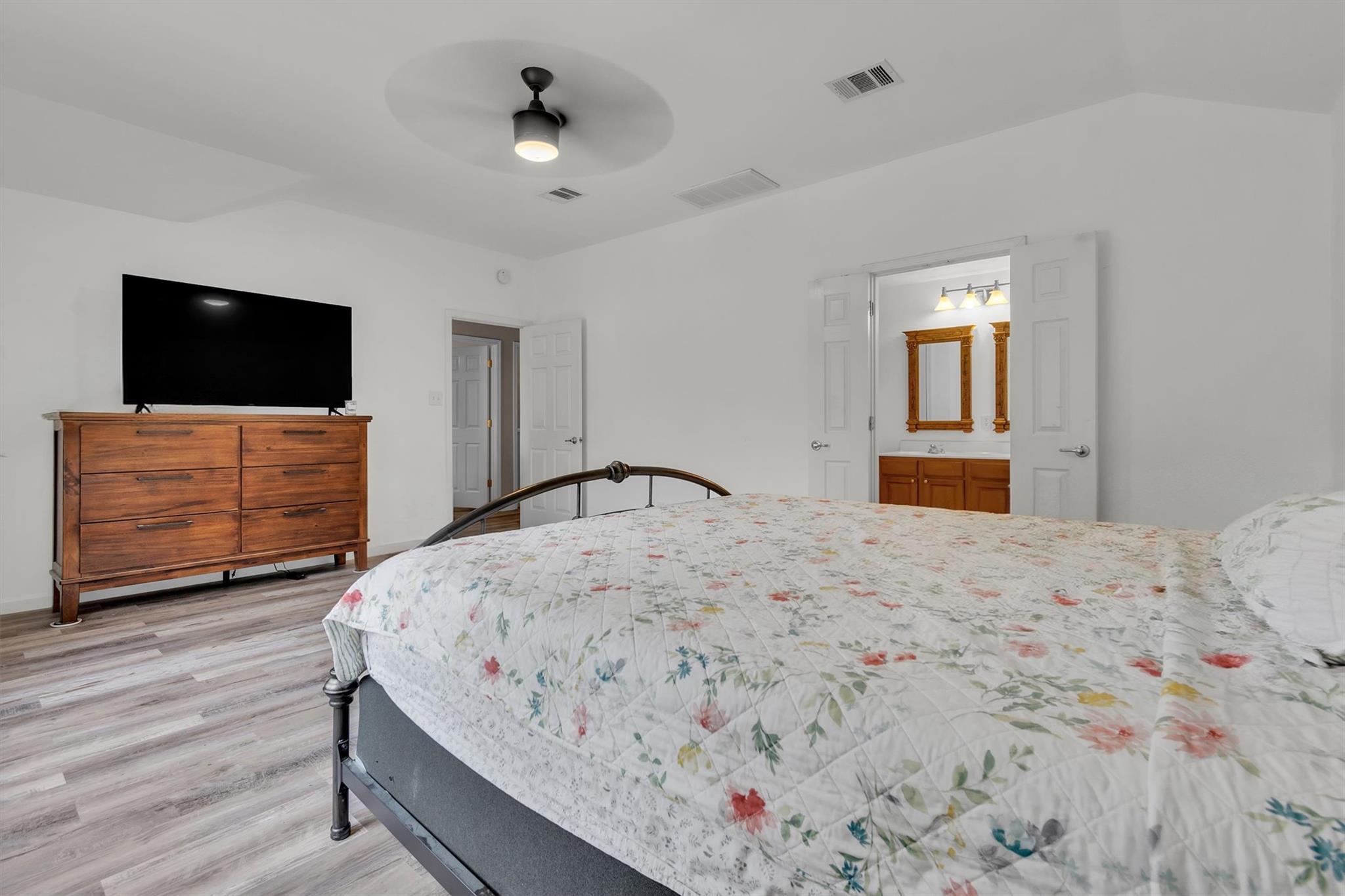 2101 Charlotte Estates Dr, Austin, TX 78744