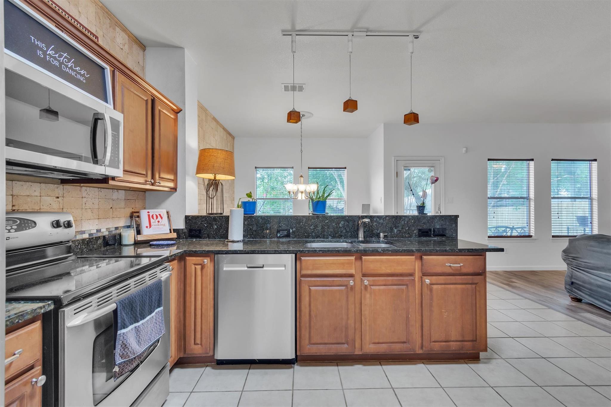 2101 Charlotte Estates Dr, Austin, TX 78744
