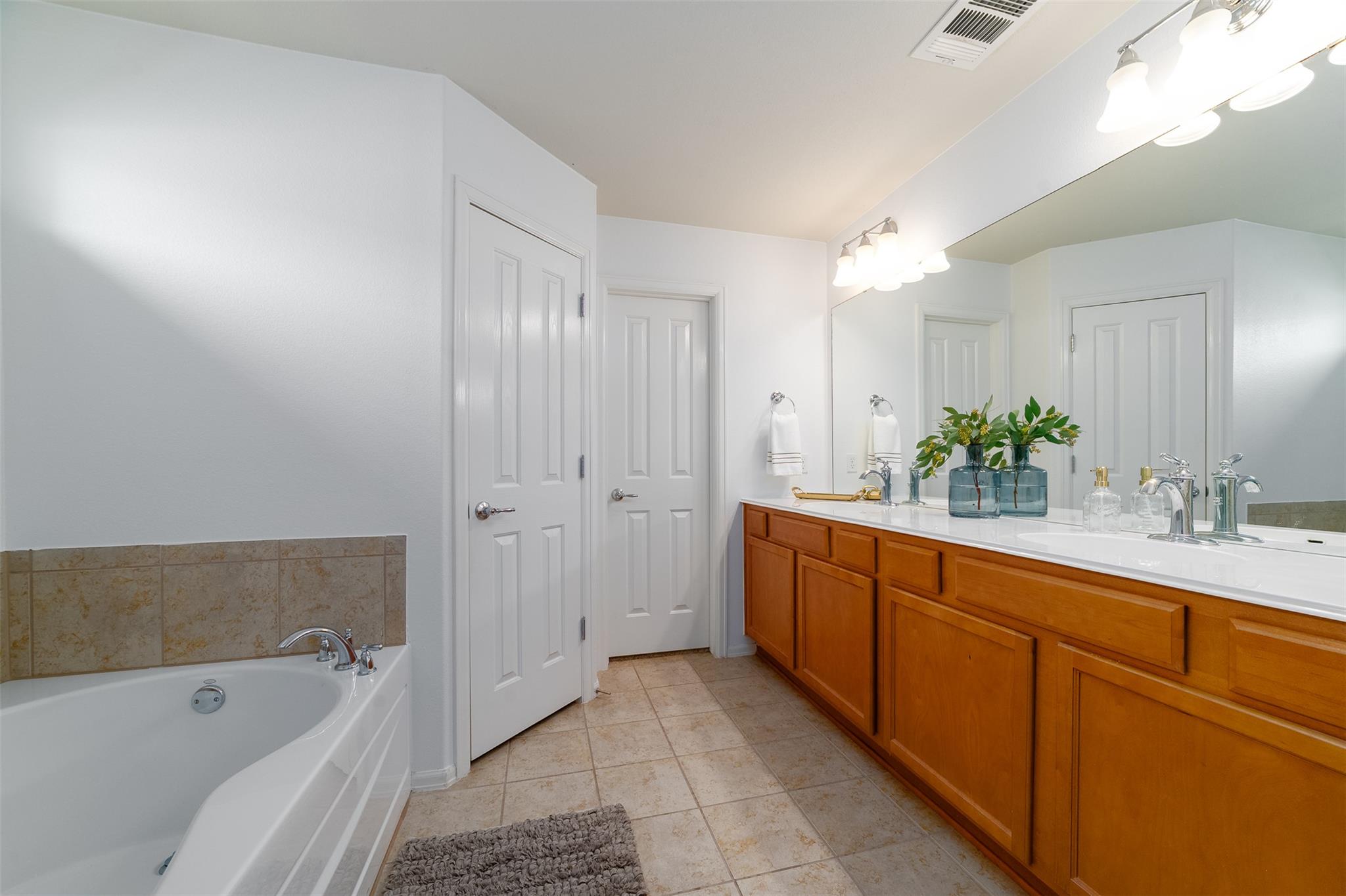 213 Lark St, Leander, TX 78641