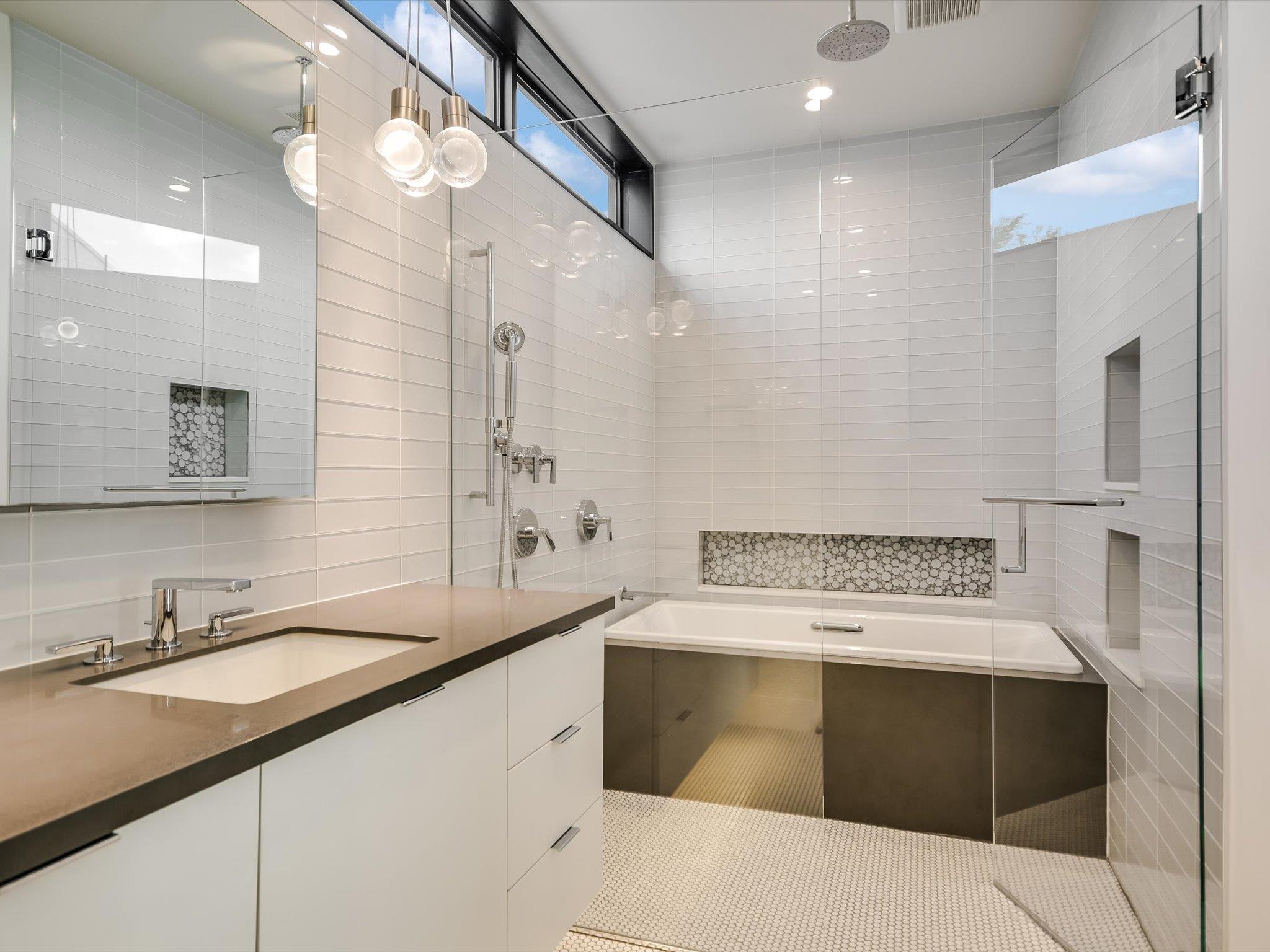 6607 W Courtyard Dr, Austin, TX 78730
