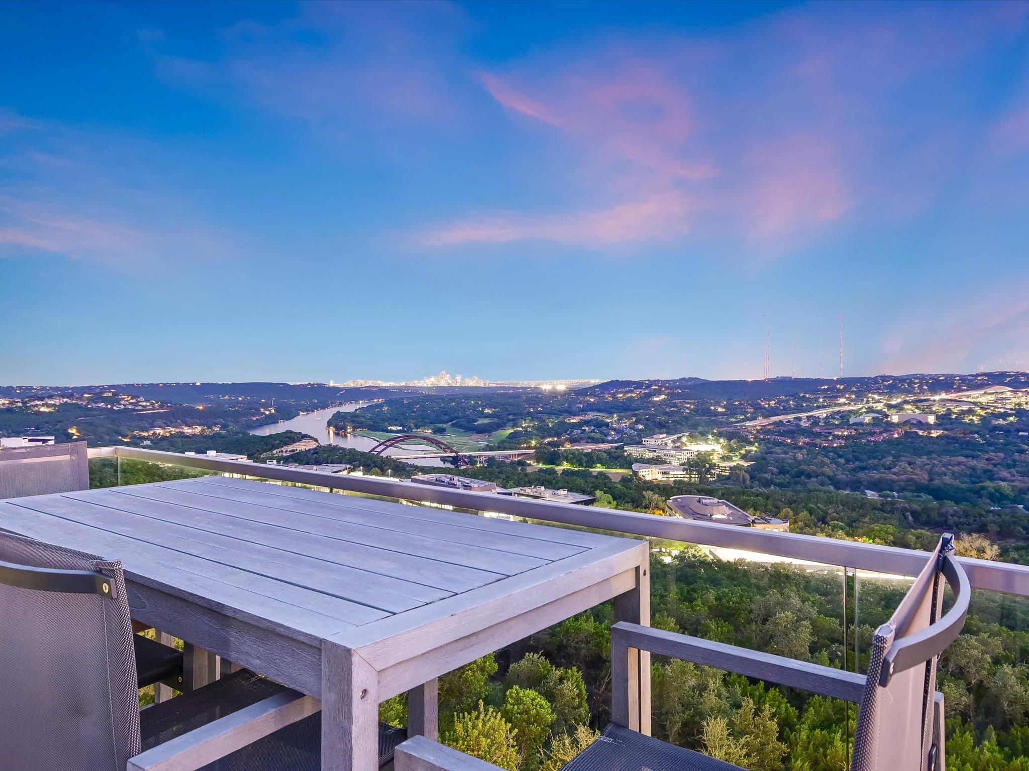 6607 W Courtyard Dr, Austin, TX 78730