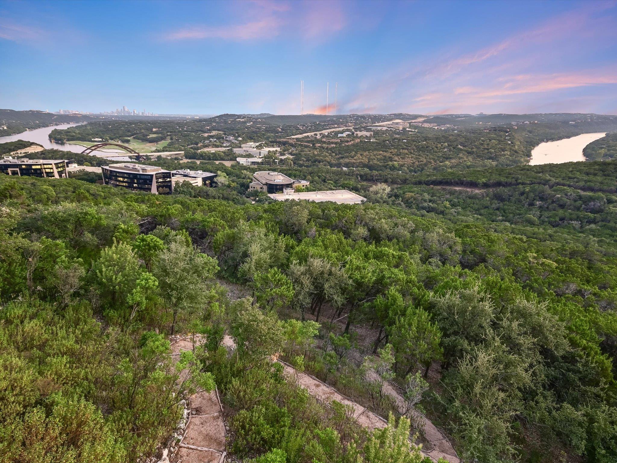 6607 W Courtyard Dr, Austin, TX 78730