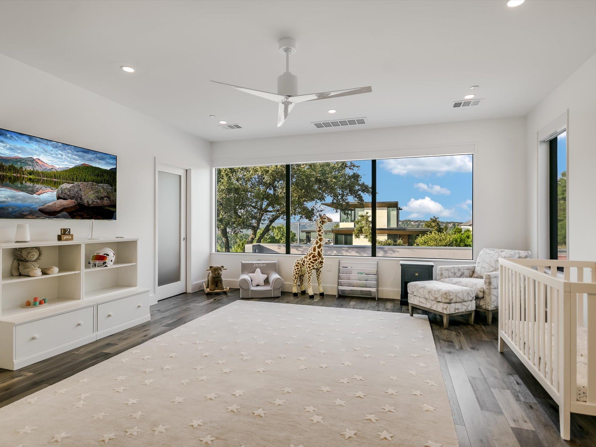 6607 W Courtyard Dr, Austin, TX 78730