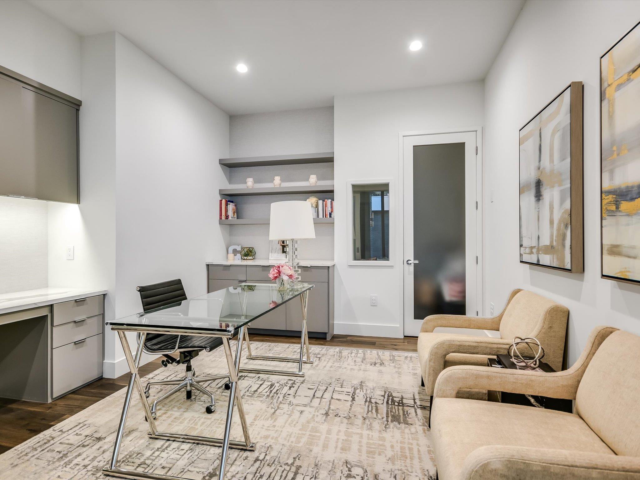 6607 W Courtyard Dr, Austin, TX 78730