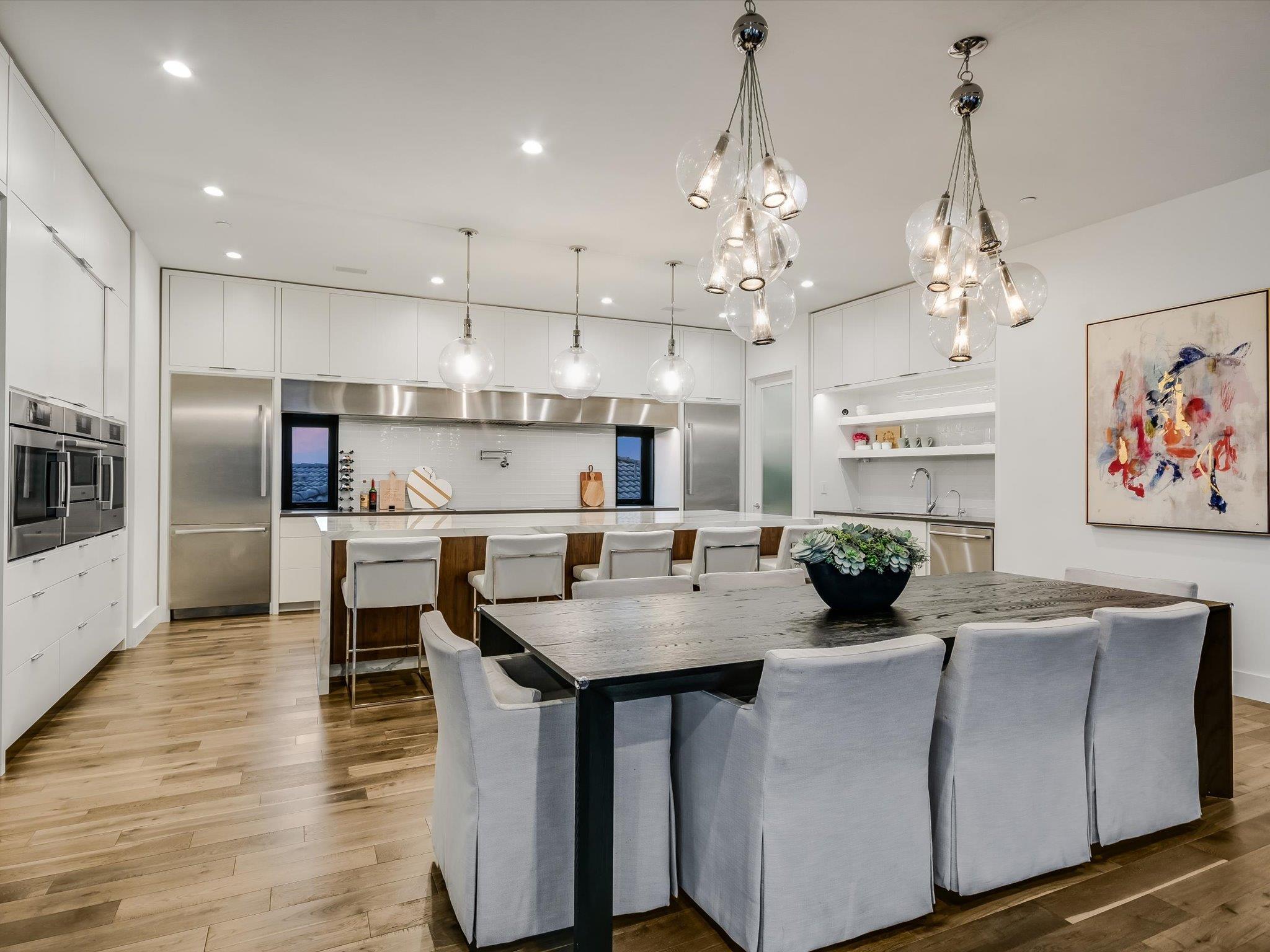 6607 W Courtyard Dr, Austin, TX 78730