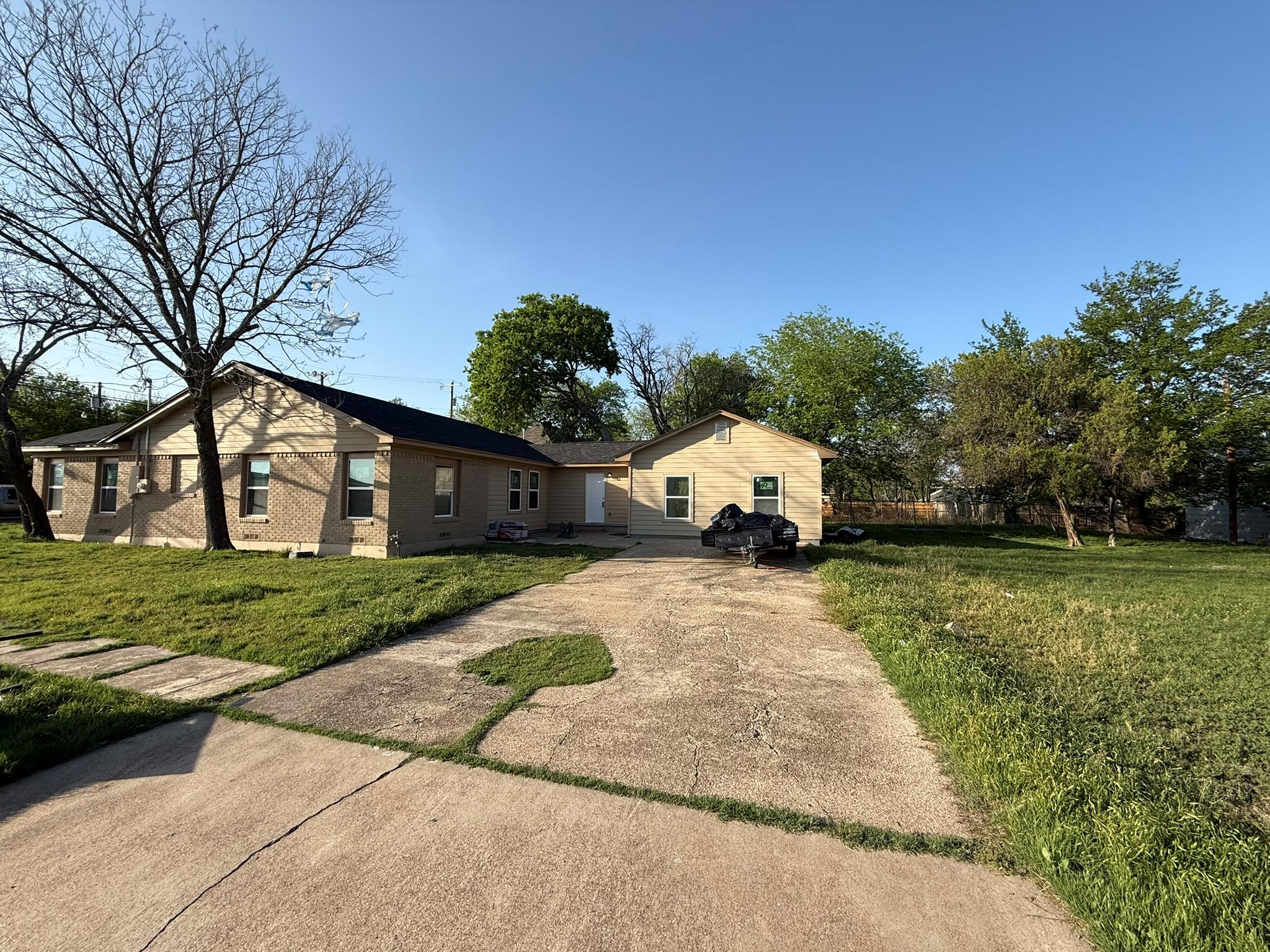 1300 N 2nd St, Killeen, TX 76541