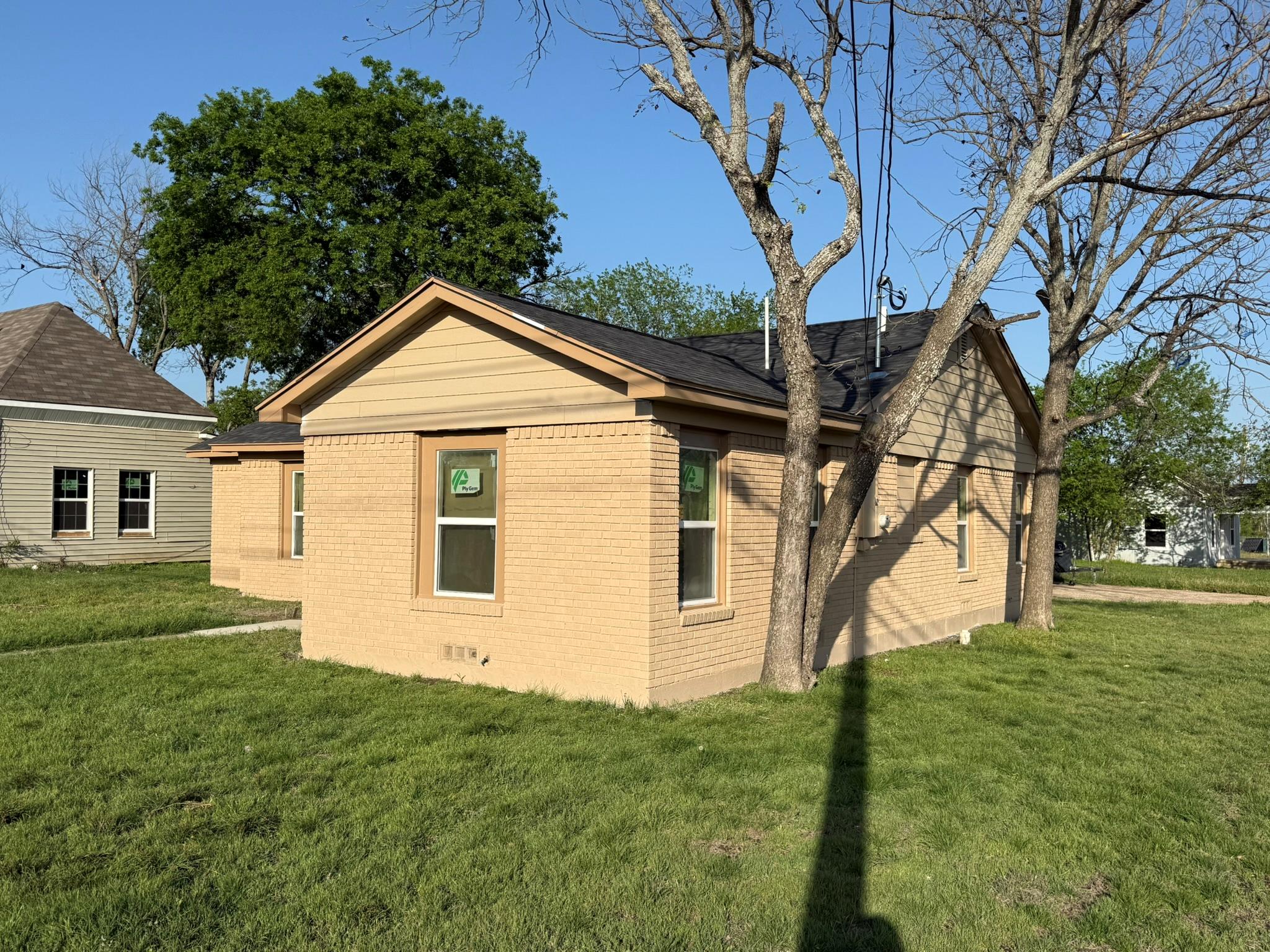 1300 N 2nd St, Killeen, TX 76541