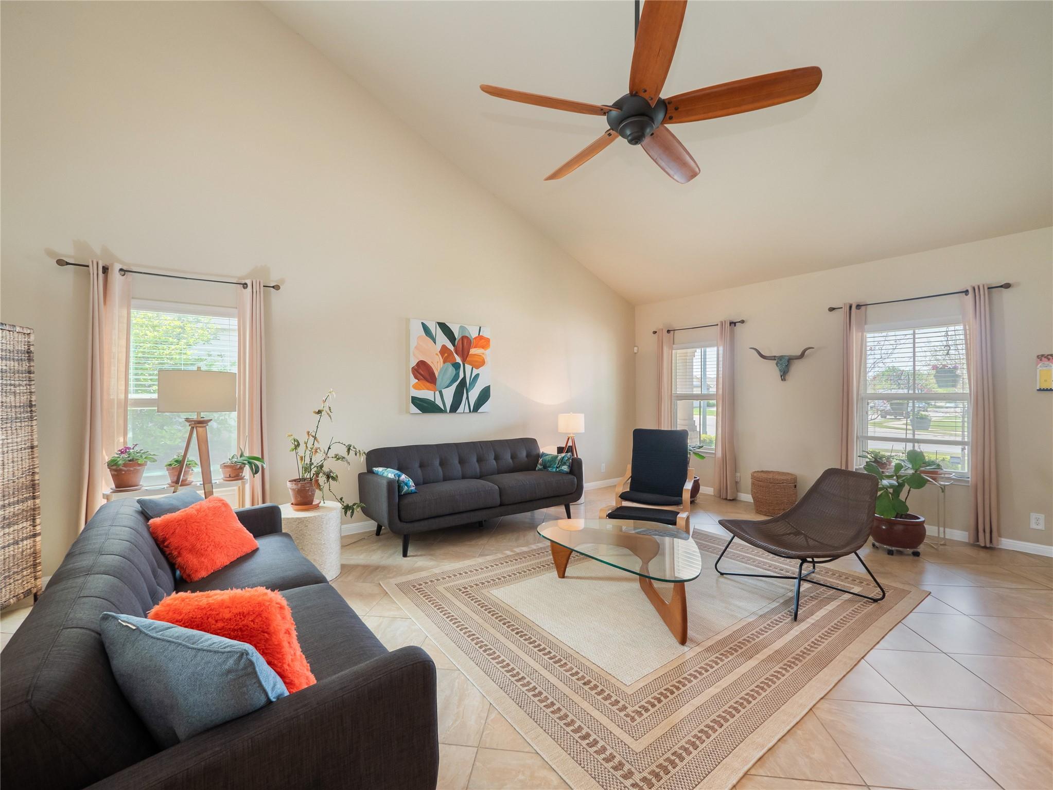 209 Frio River Trl, Hutto, TX 78634