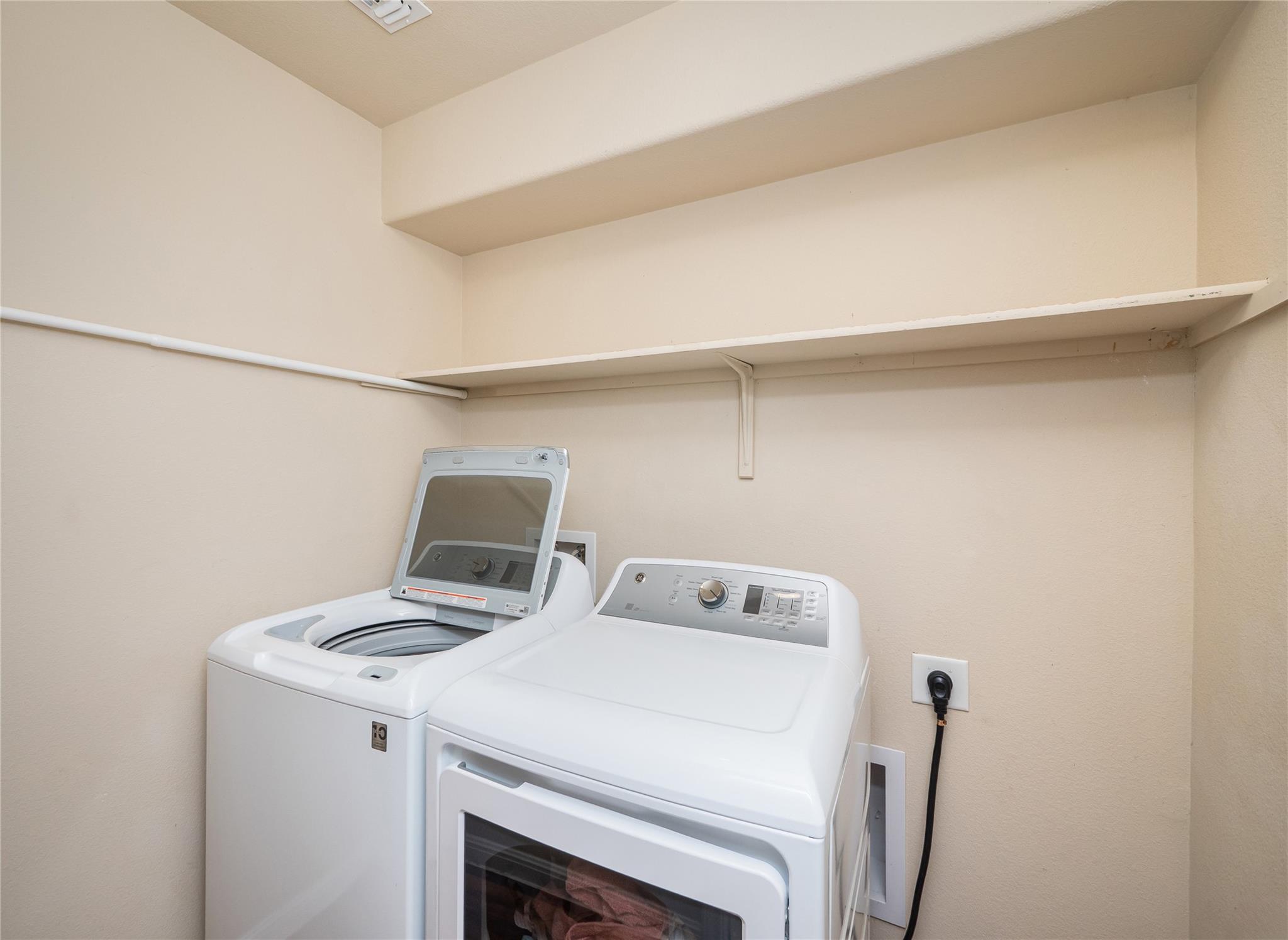 209 Frio River Trl, Hutto, TX 78634