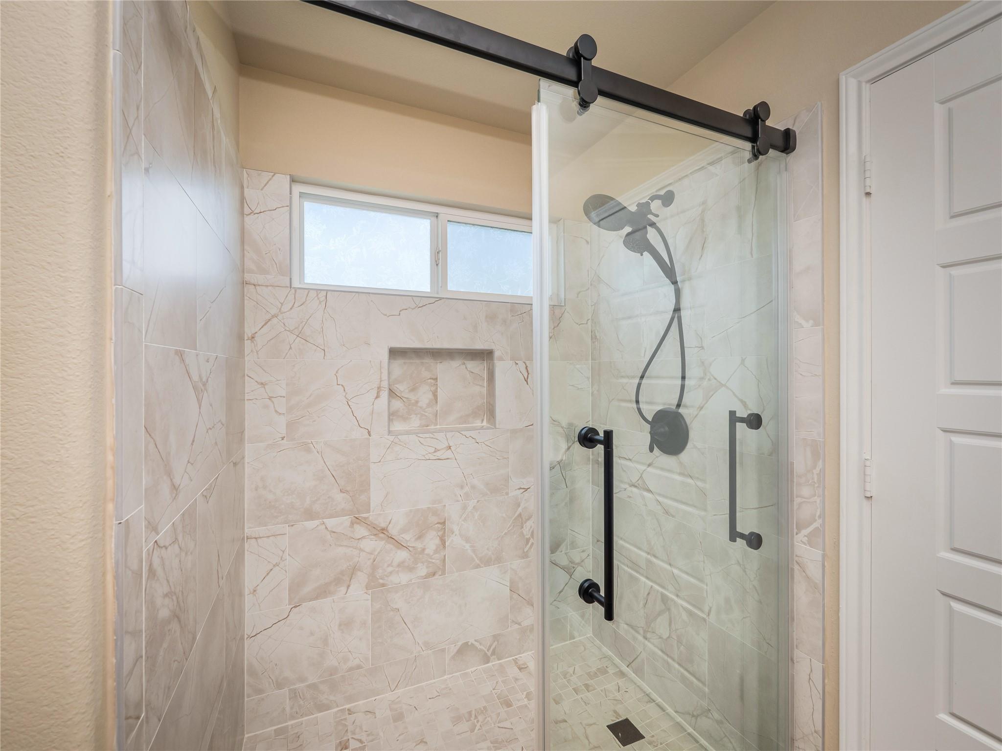 209 Frio River Trl, Hutto, TX 78634