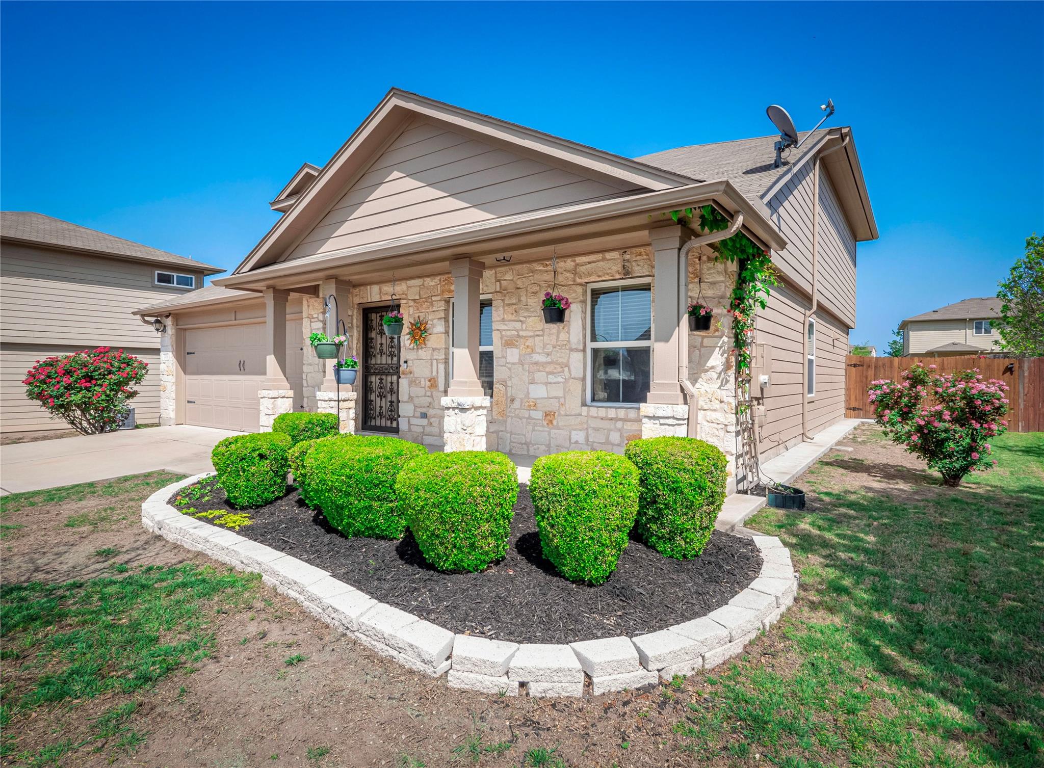 209 Frio River Trl, Hutto, TX 78634