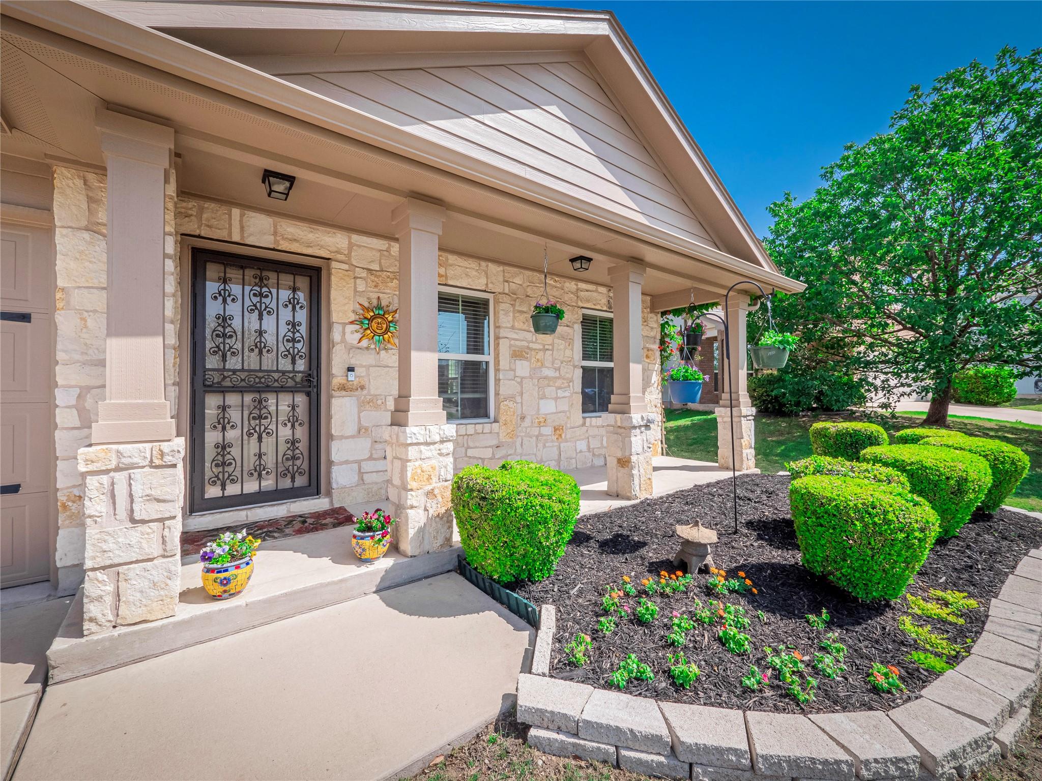 209 Frio River Trl, Hutto, TX 78634