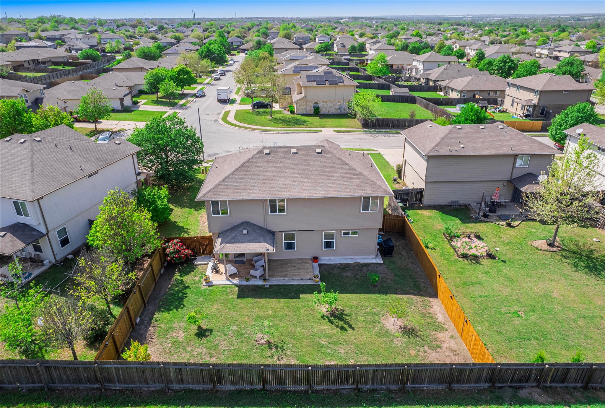 209 Frio River Trl, Hutto, TX 78634