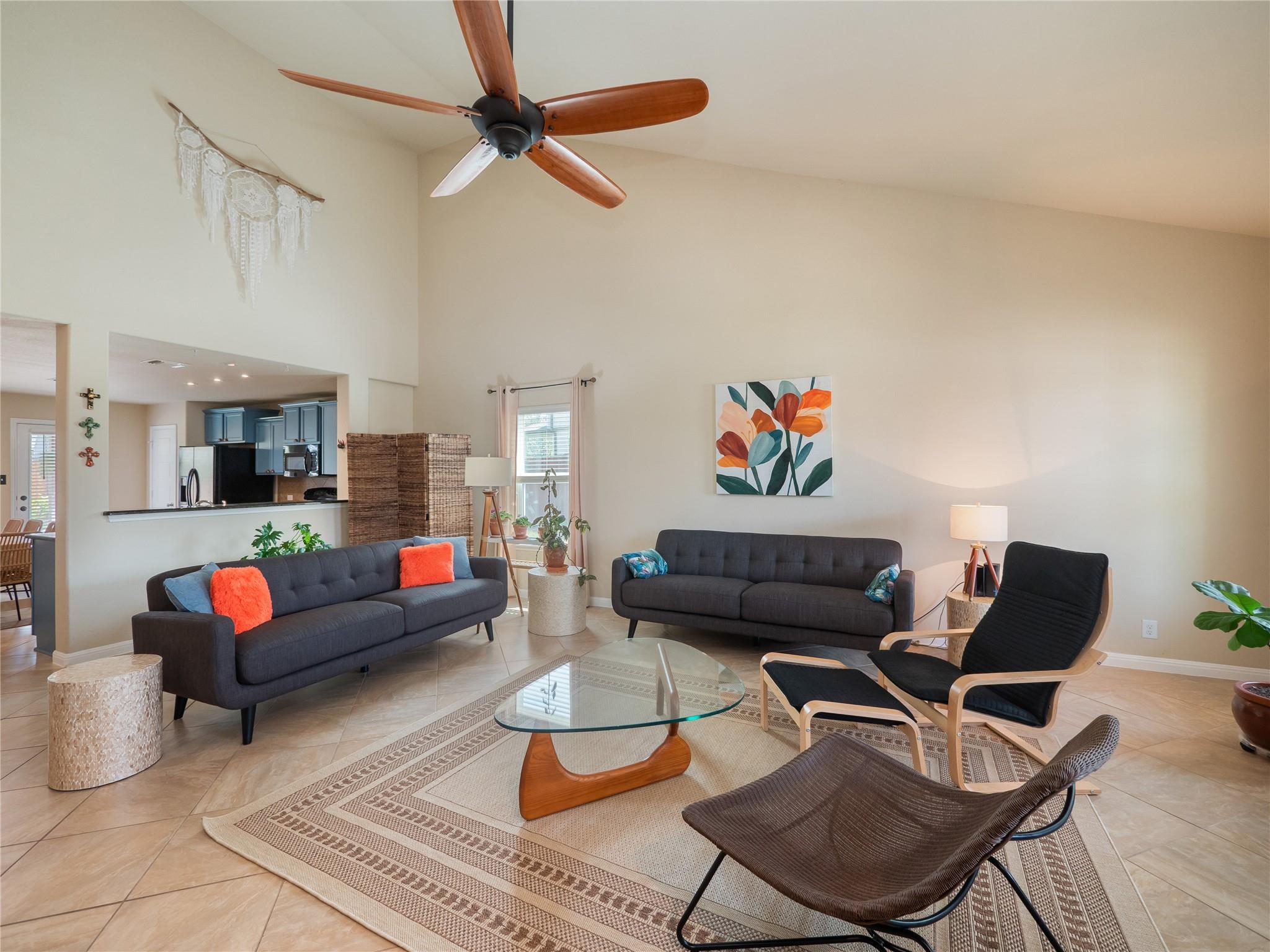 209 Frio River Trl, Hutto, TX 78634