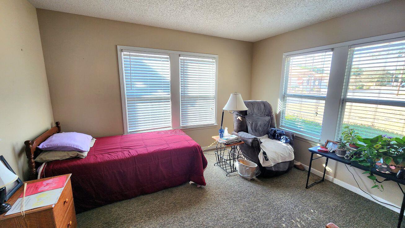 122 N Avenue E Ave, Shiner, TX 77984