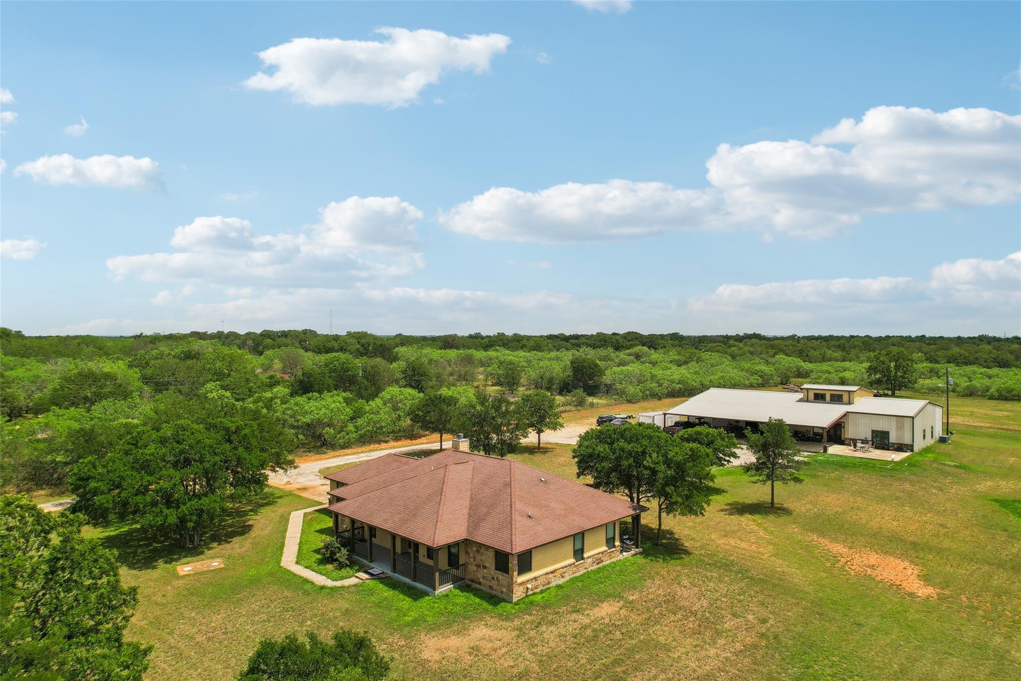 2300 Tumbleweed Trl, Dale, TX 78616