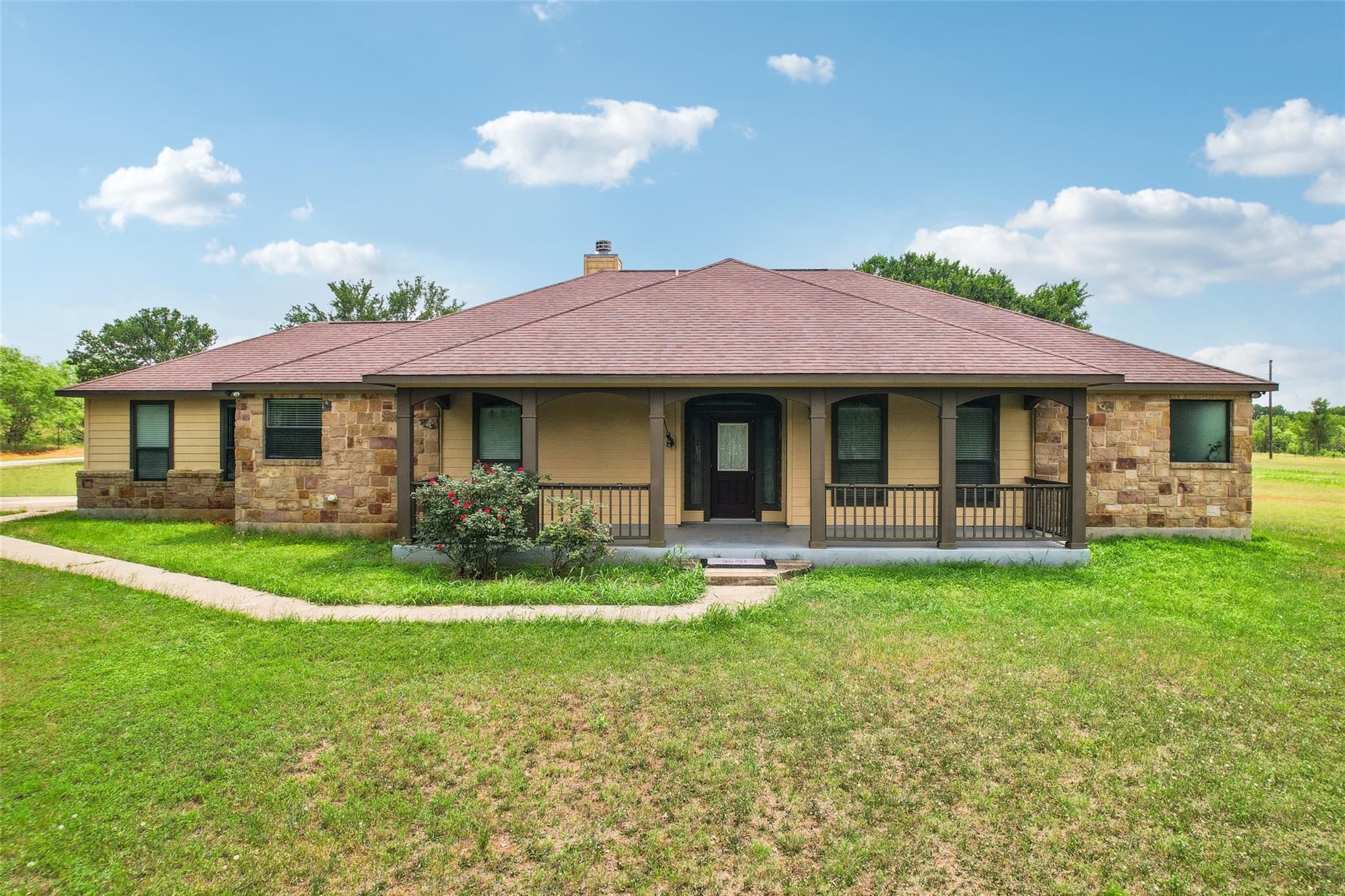 2300 Tumbleweed Trl, Dale, TX 78616