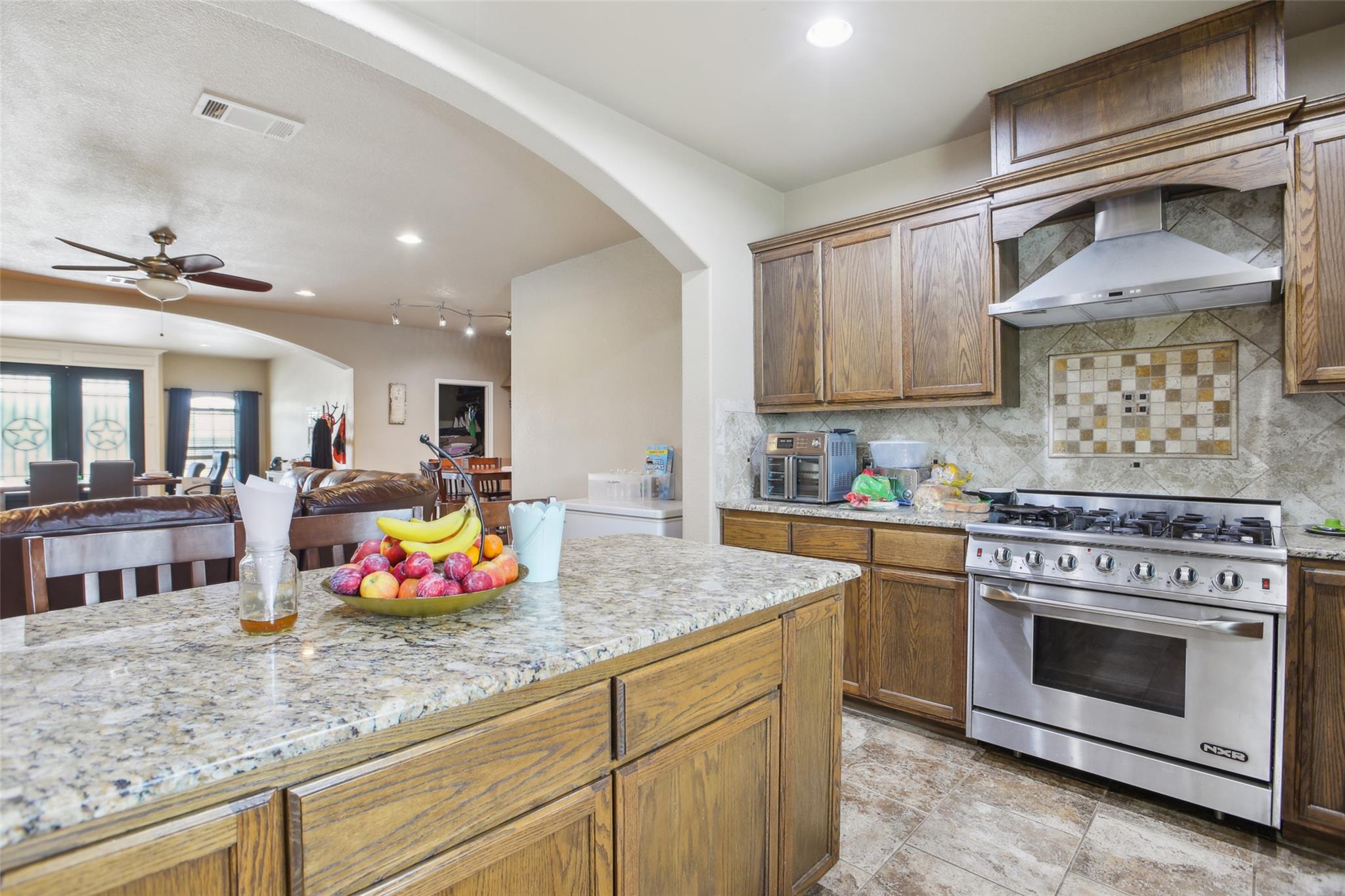 2300 Tumbleweed Trl, Dale, TX 78616