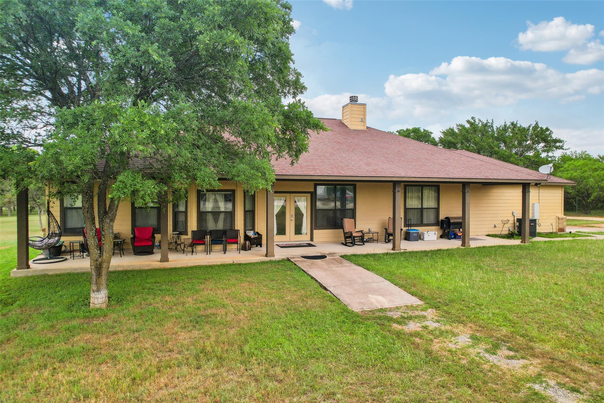 2300 Tumbleweed Trl, Dale, TX 78616
