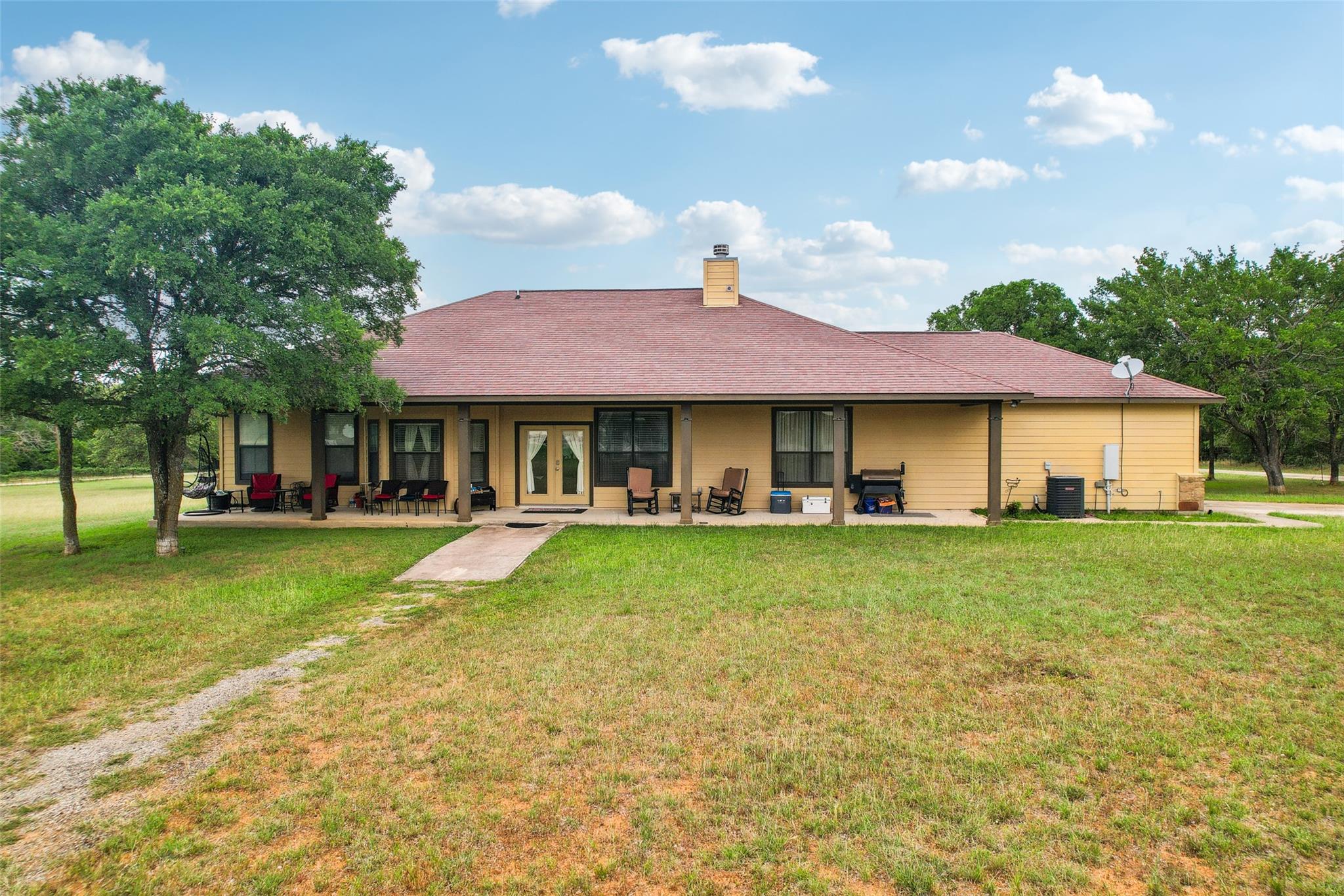 2300 Tumbleweed Trl, Dale, TX 78616